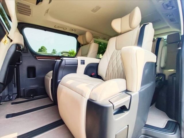 New Toyota Majesty Premium 2022 VIP 11 Seats