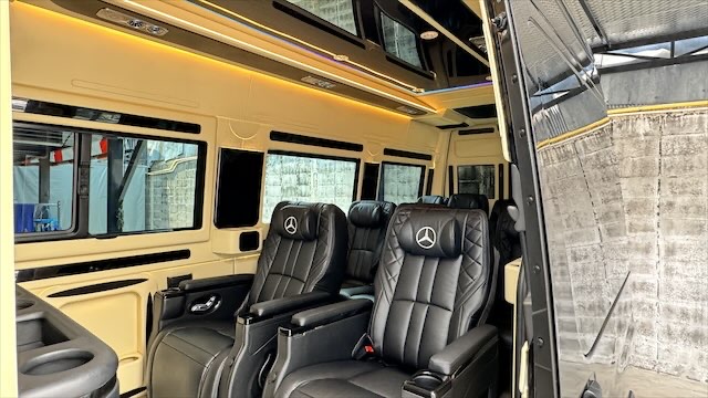 New Benz Sprinter 2024 VVIP 11 Seats