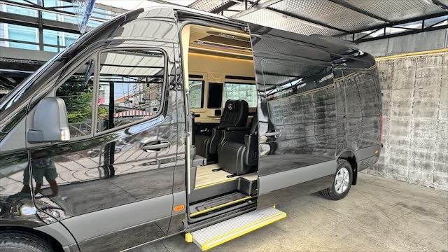 New Benz Sprinter 2024 VVIP 11 Seats