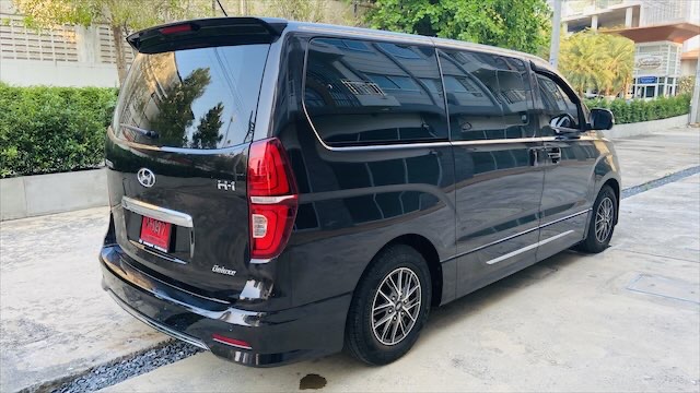 Hyundai H1 Deluxe , Elite VIP 11 Seats