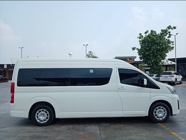 New Toyota Commuter VIP 8,9,10 Seat