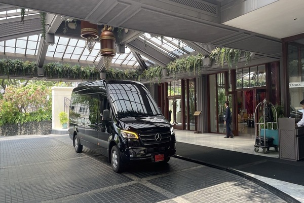 New Benz Sprinter VVIP 10 - 13 Seats Model Year 2024 - 2025