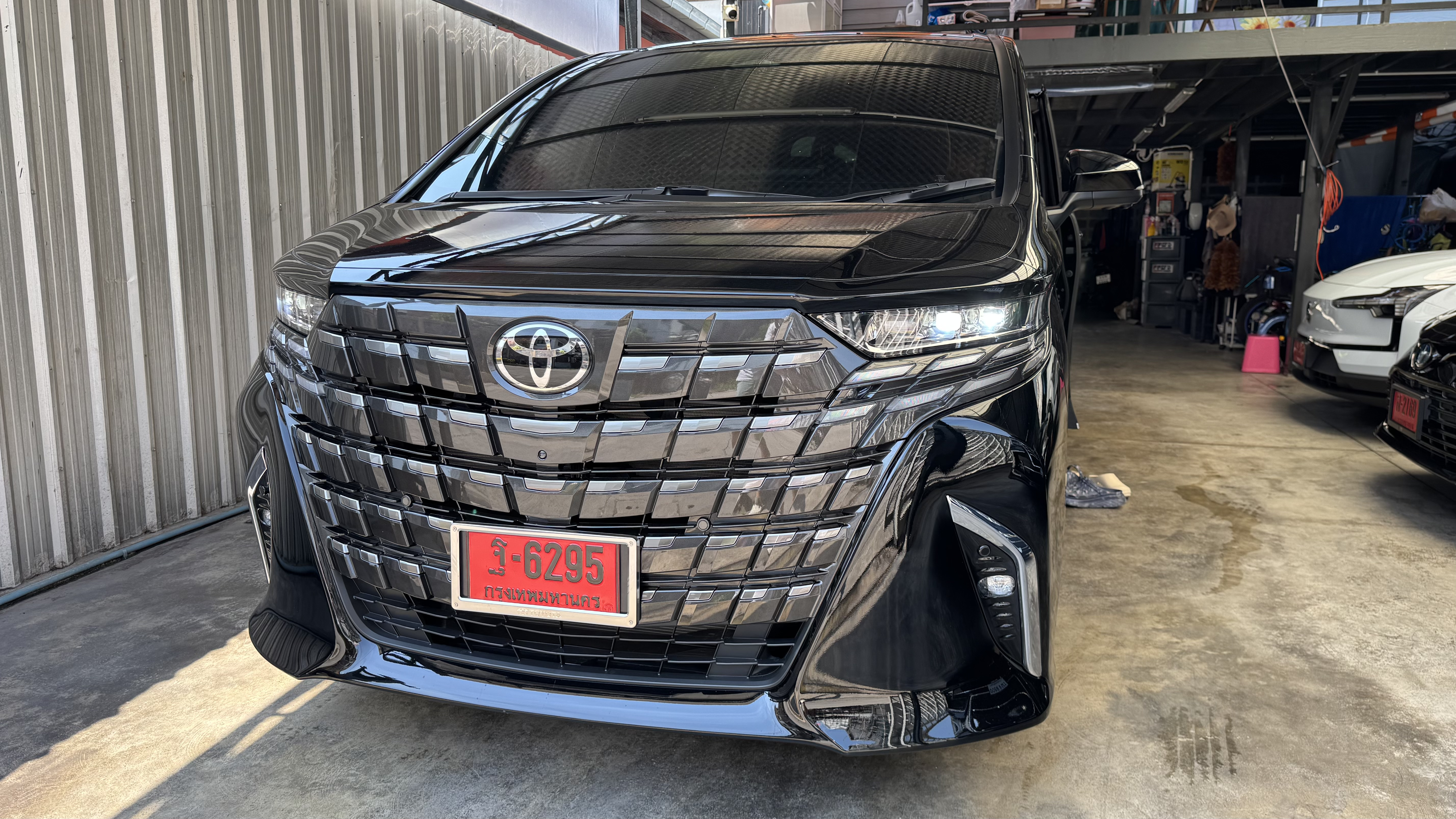 New Toyota Alphard Executive Lounge 2025 VVIP 7 Seats