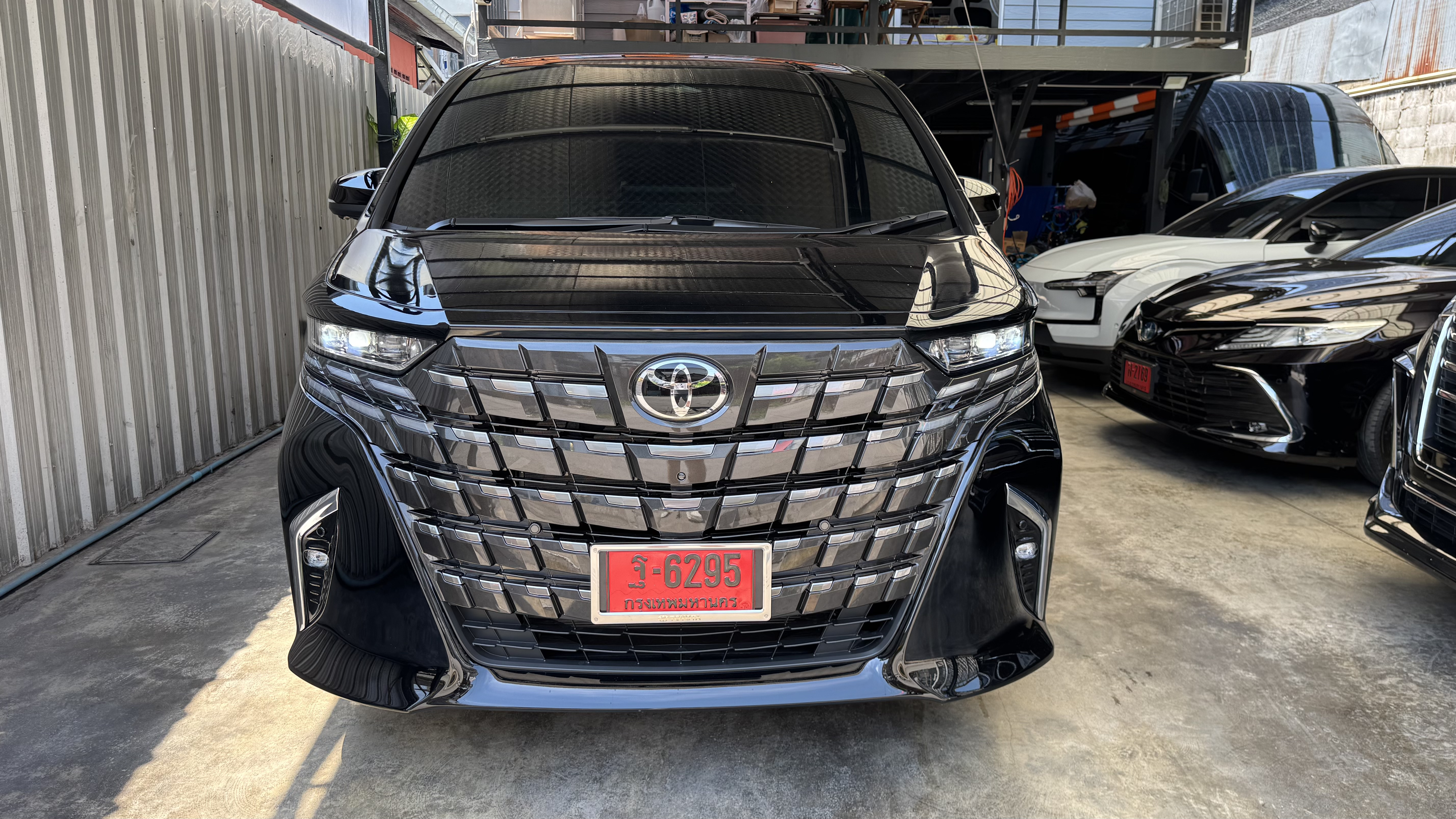 New Toyota Alphard Executive Lounge 2025 VVIP 7 Seats