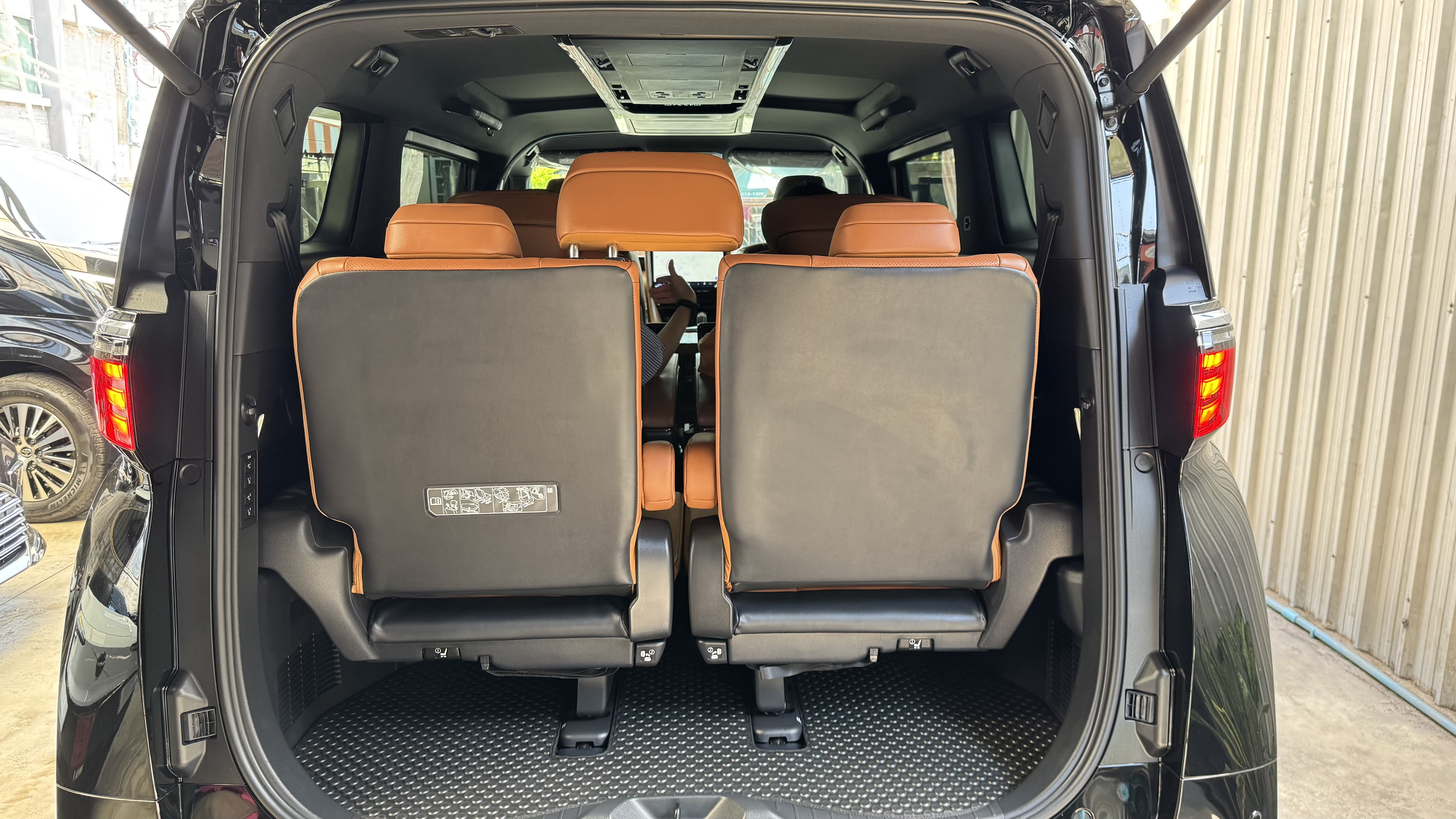 New Toyota Alphard Executive Lounge 2025 VVIP 7 Seats