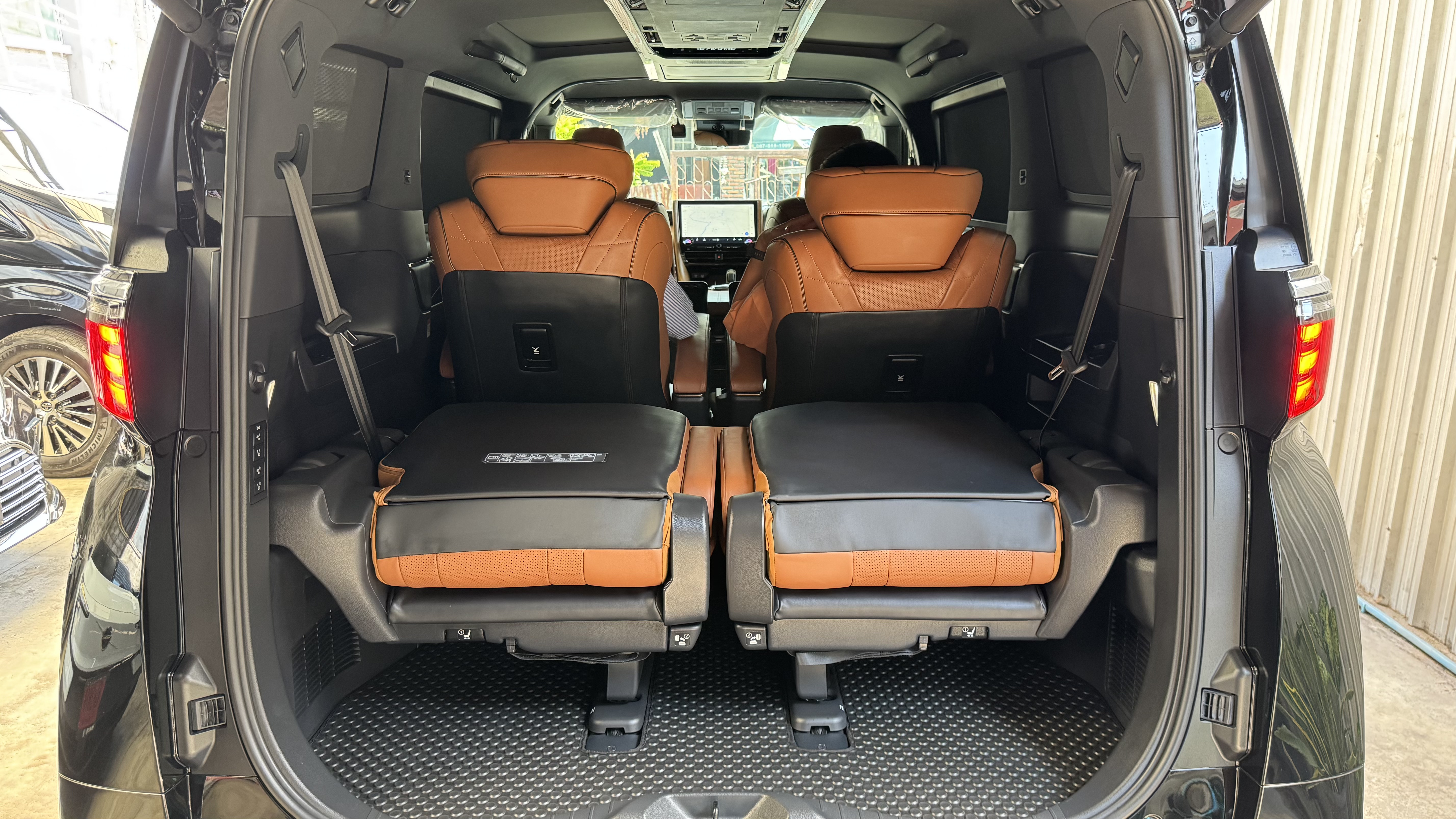 New Toyota Alphard Executive Lounge 2025 VVIP 7 Seats