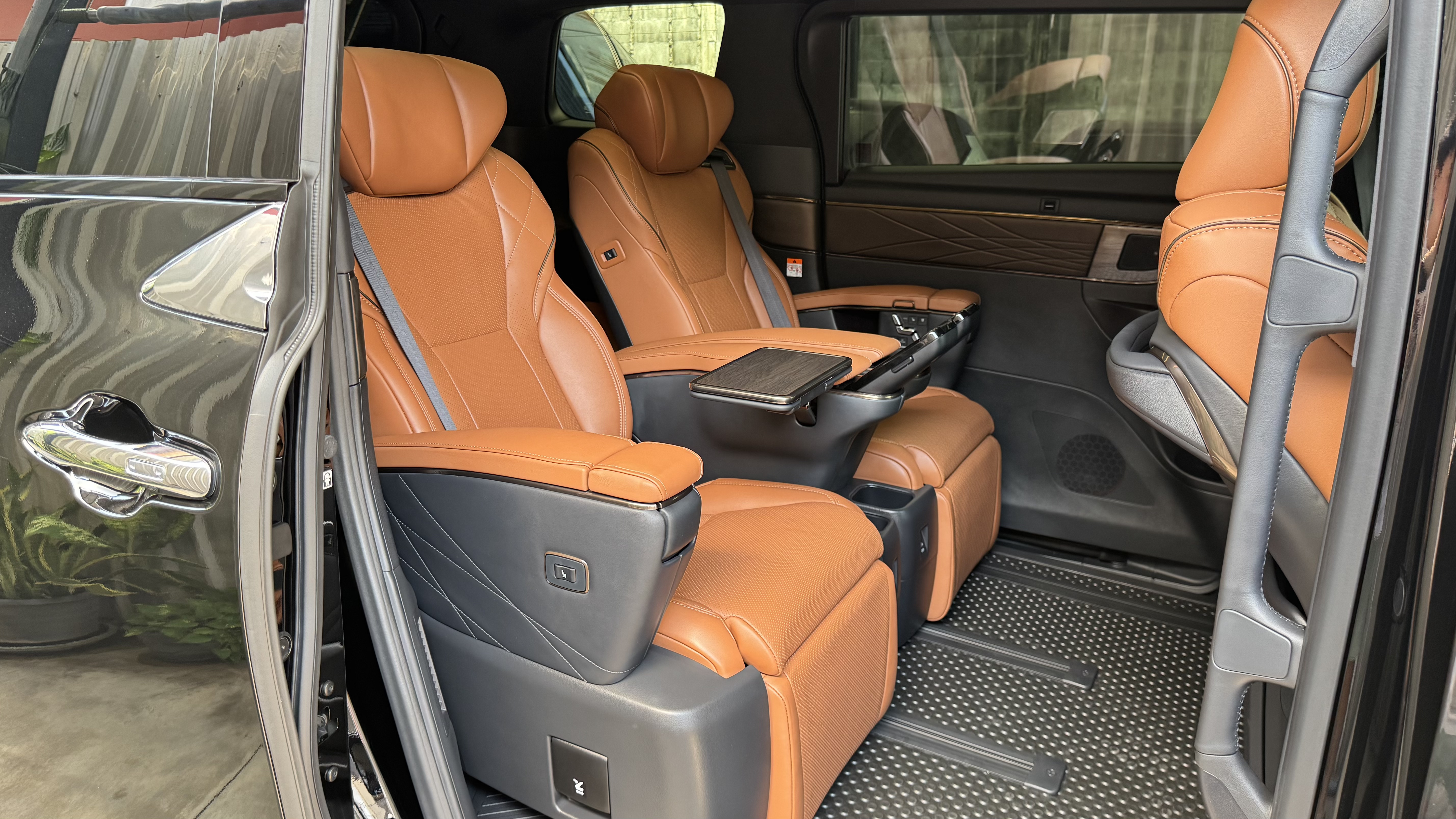 New Toyota Alphard Executive Lounge 2025 VVIP 7 Seats