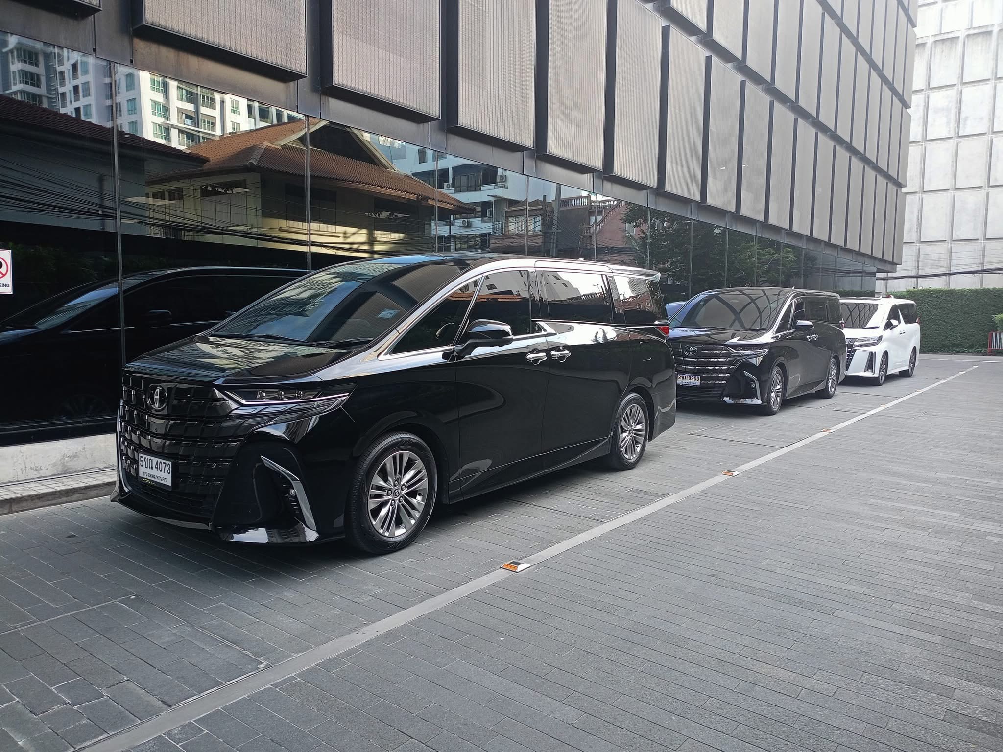 New Toyota Alphard Z 40 Model 2024-2025 VIP 7 Seats