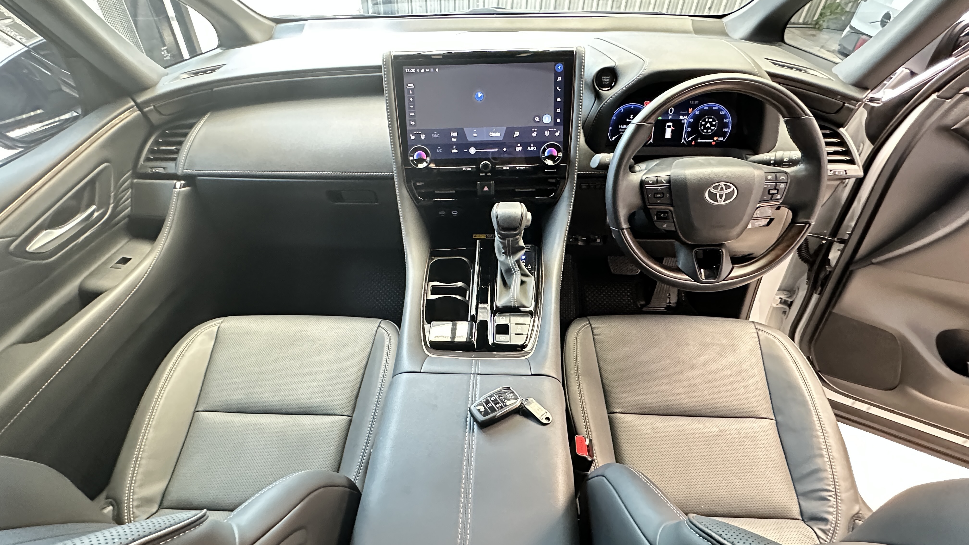 New Toyota Alphard Z 40 Model 2024-2025 VIP 7 Seats