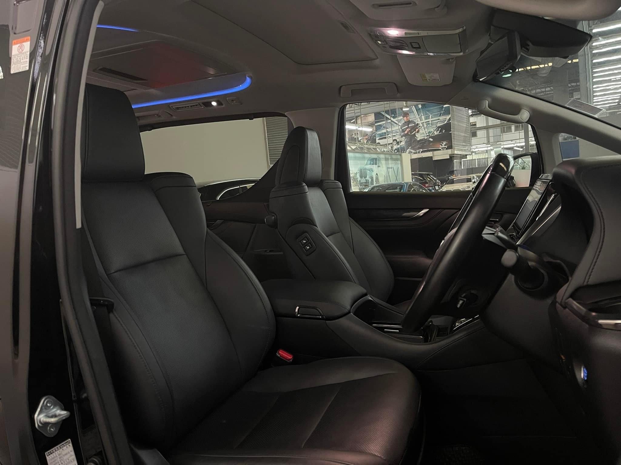 Toyota Alphard SC 30 Model 2021-2023 VIP 7 Seats