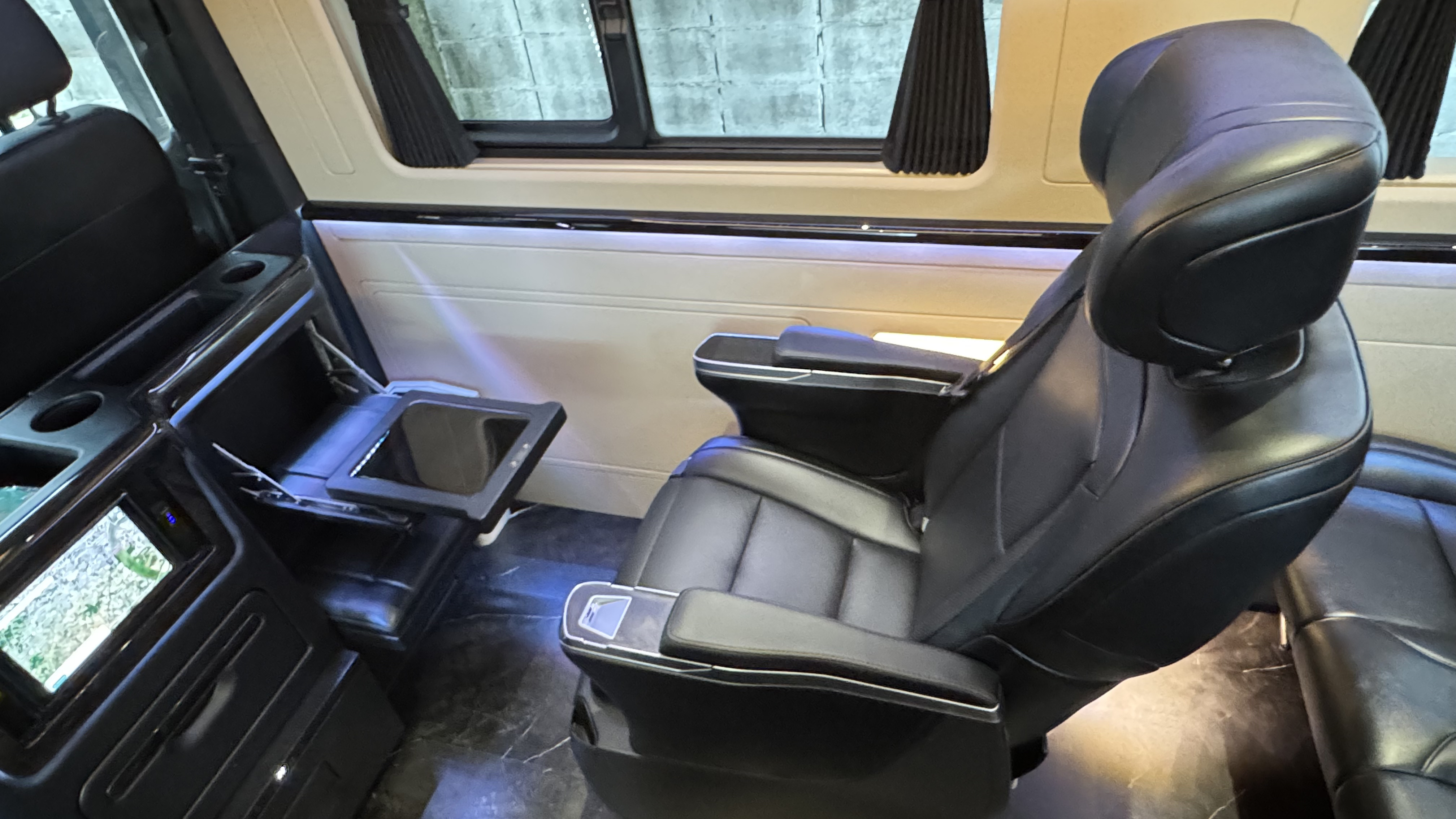 New Benz Sprinter 419 Model 2025 VVIP 10-13 Seats