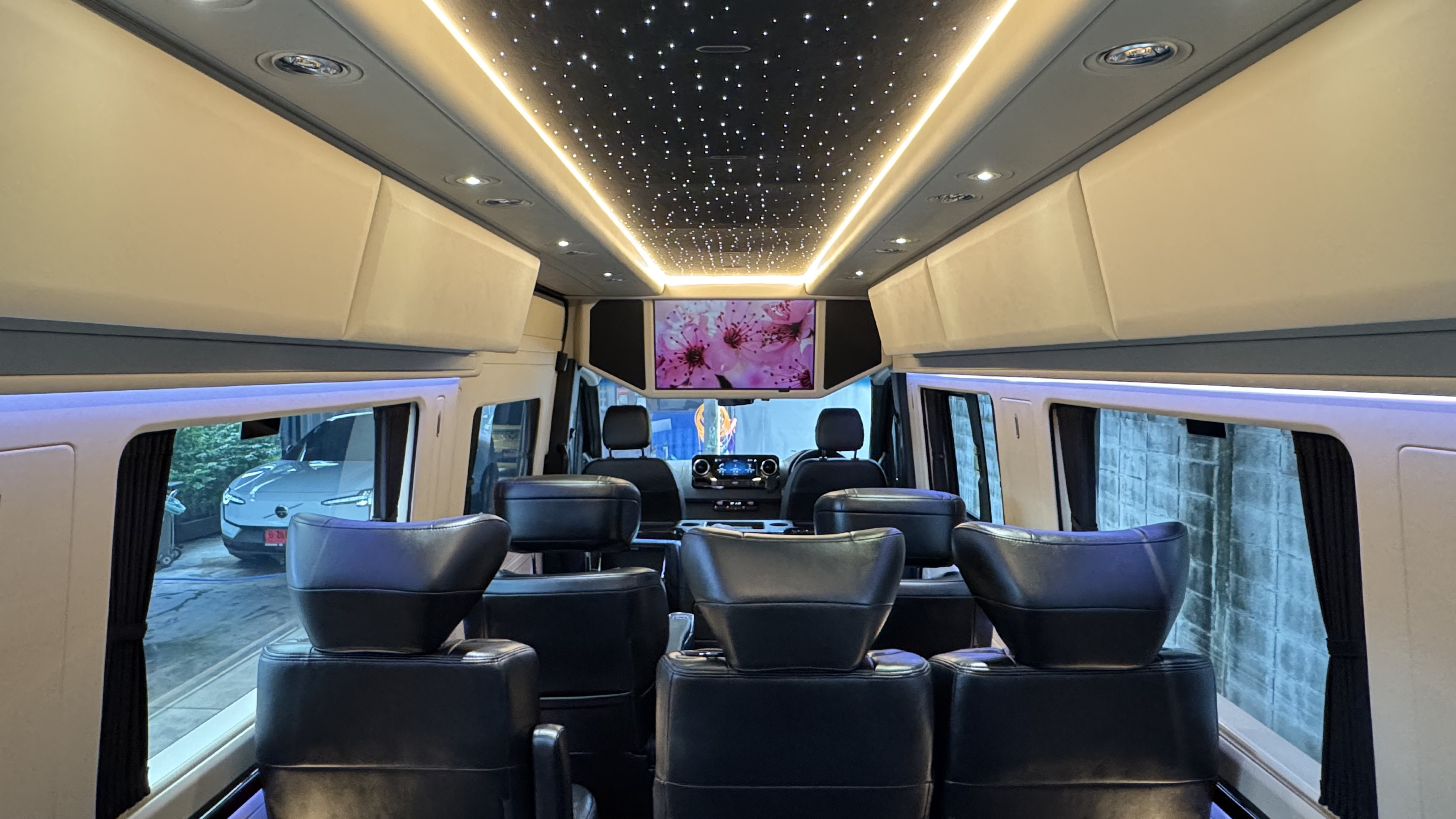 New Benz Sprinter 419 Model 2025 VVIP 10-13 Seats
