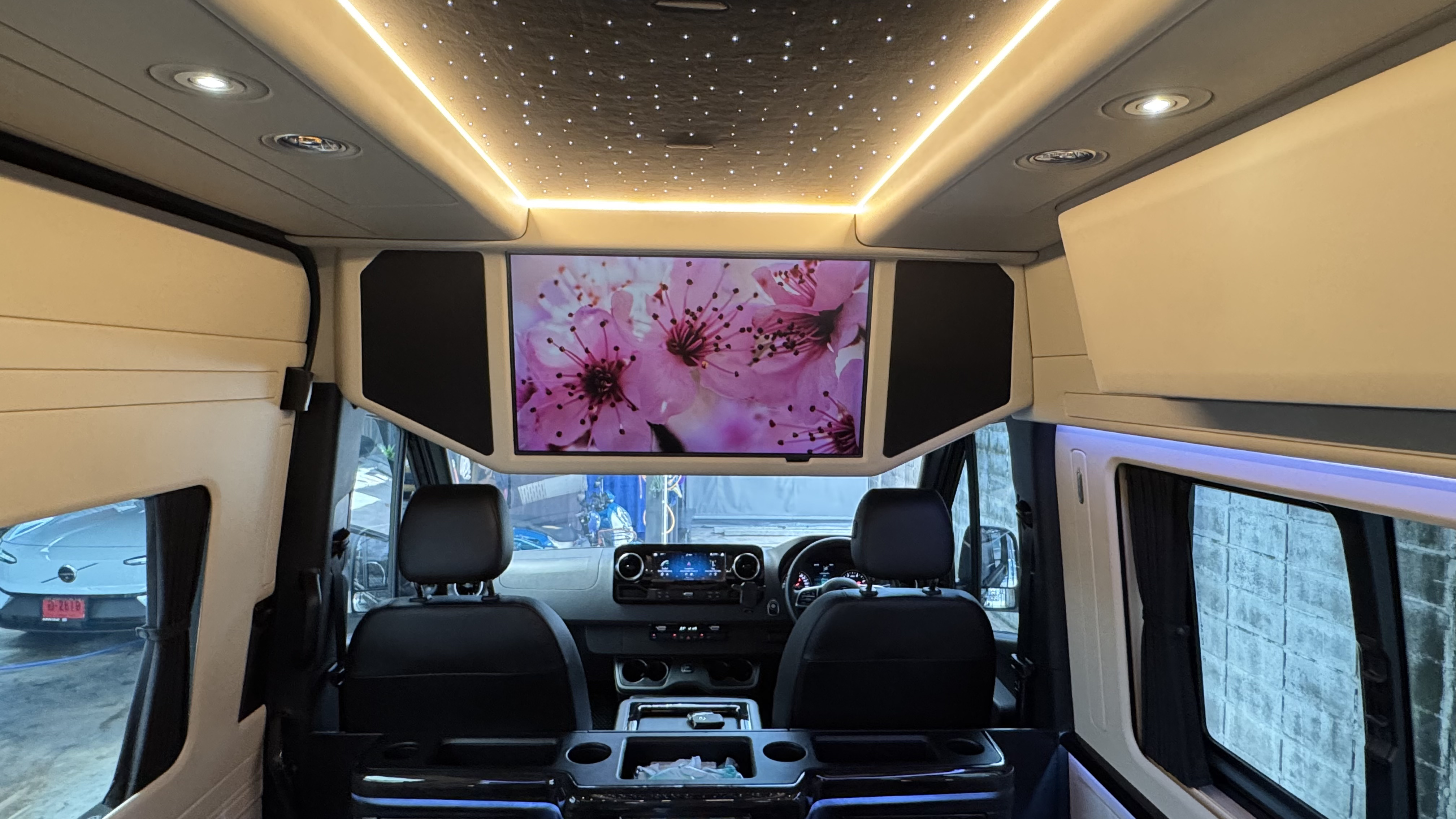 New Benz Sprinter 419 Model 2025 VVIP 10-13 Seats