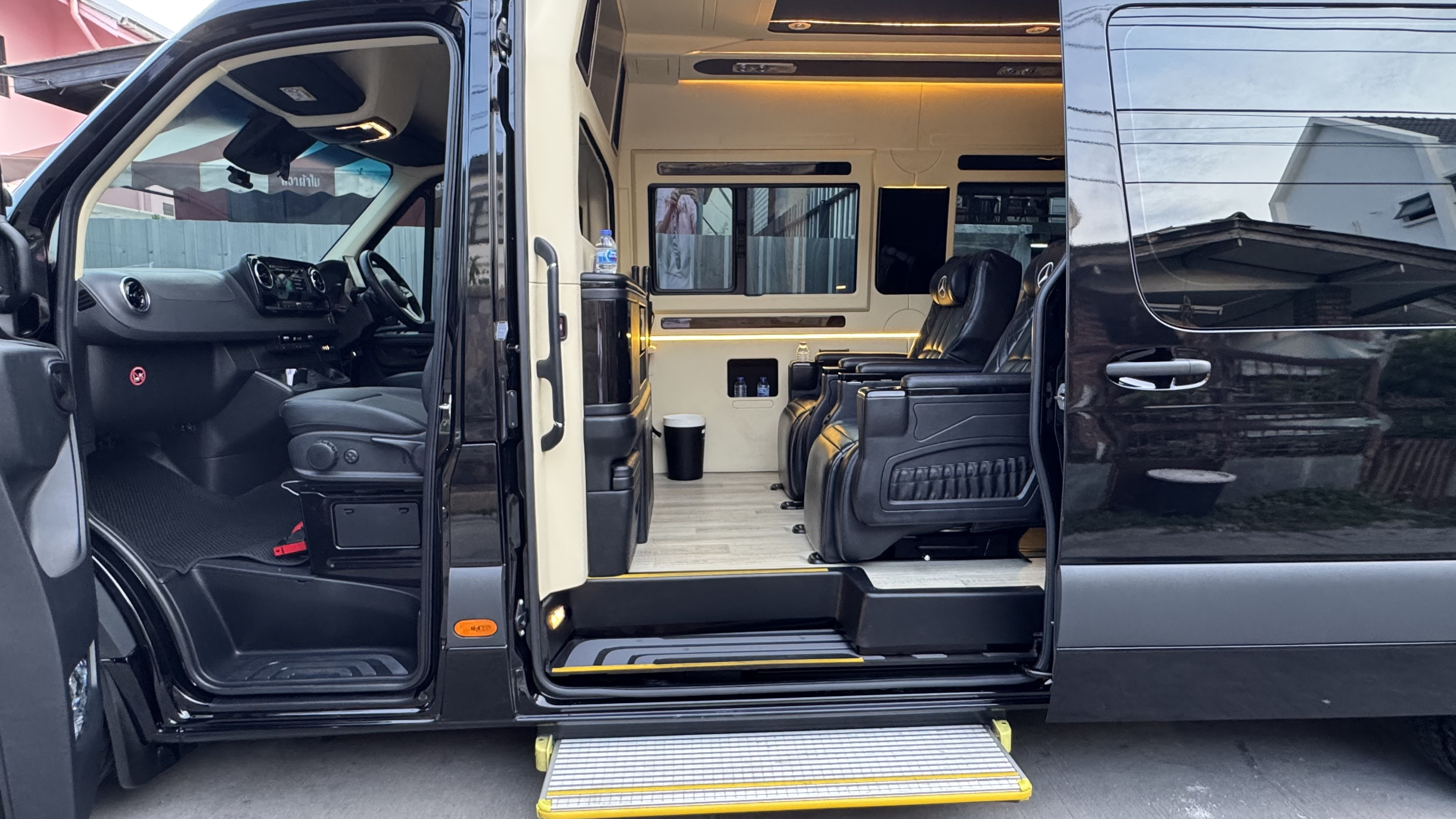 New Benz Sprinter 419 Model 2025 VVIP 10-13 Seats