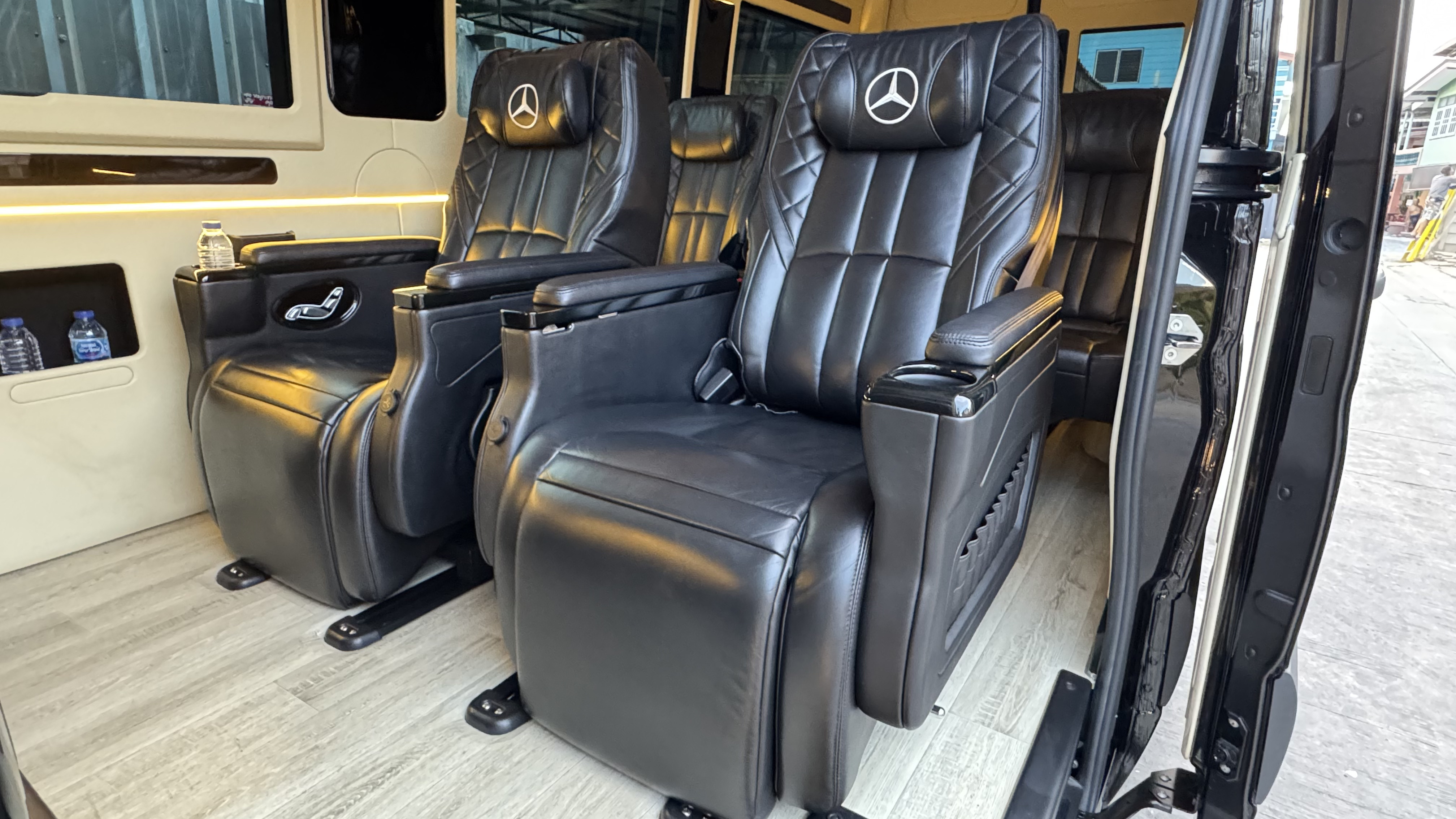 New Benz Sprinter 419 Model 2025 VVIP 10-13 Seats