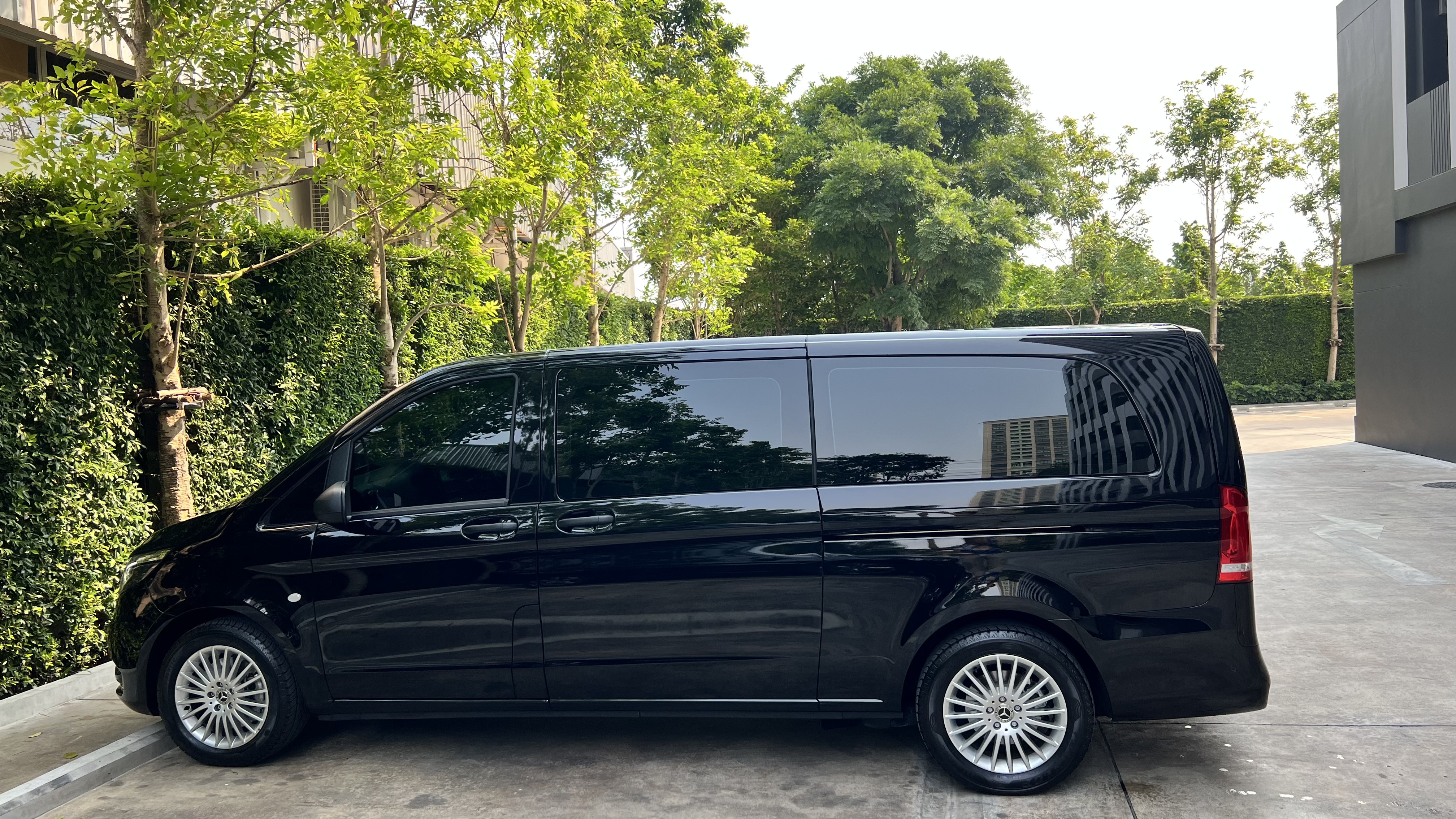New Benz Vito 119 CDI Model 2023 VVIP 7 Seats
