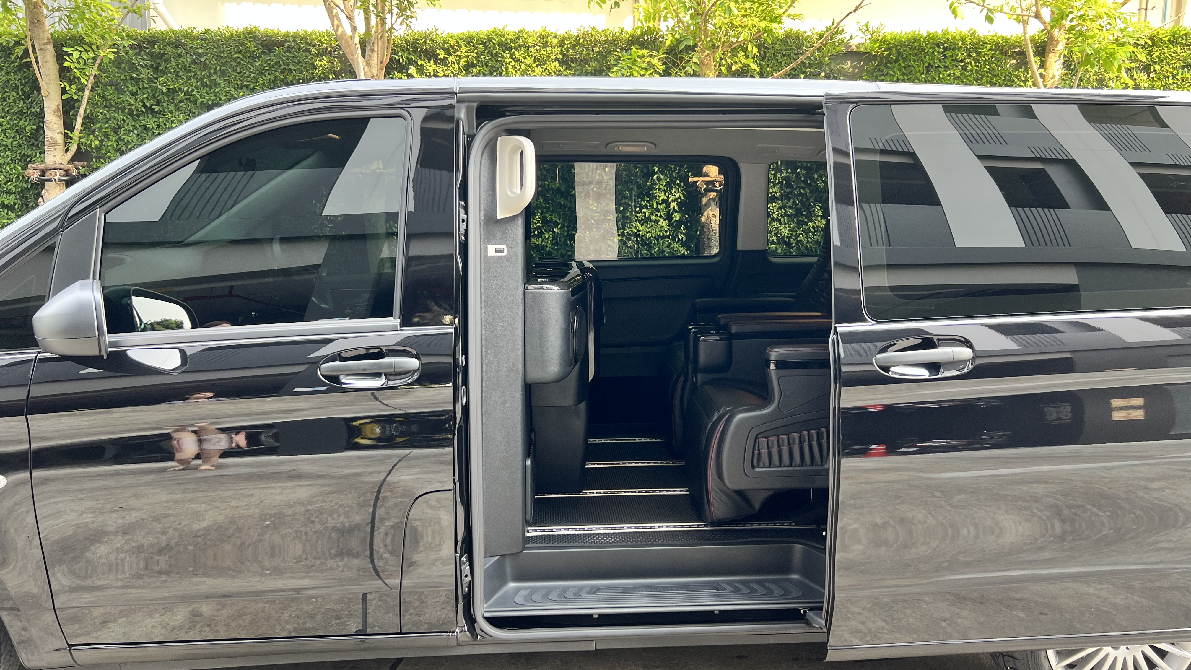 New Benz Vito 119 CDI Model 2023 VVIP 7 Seats