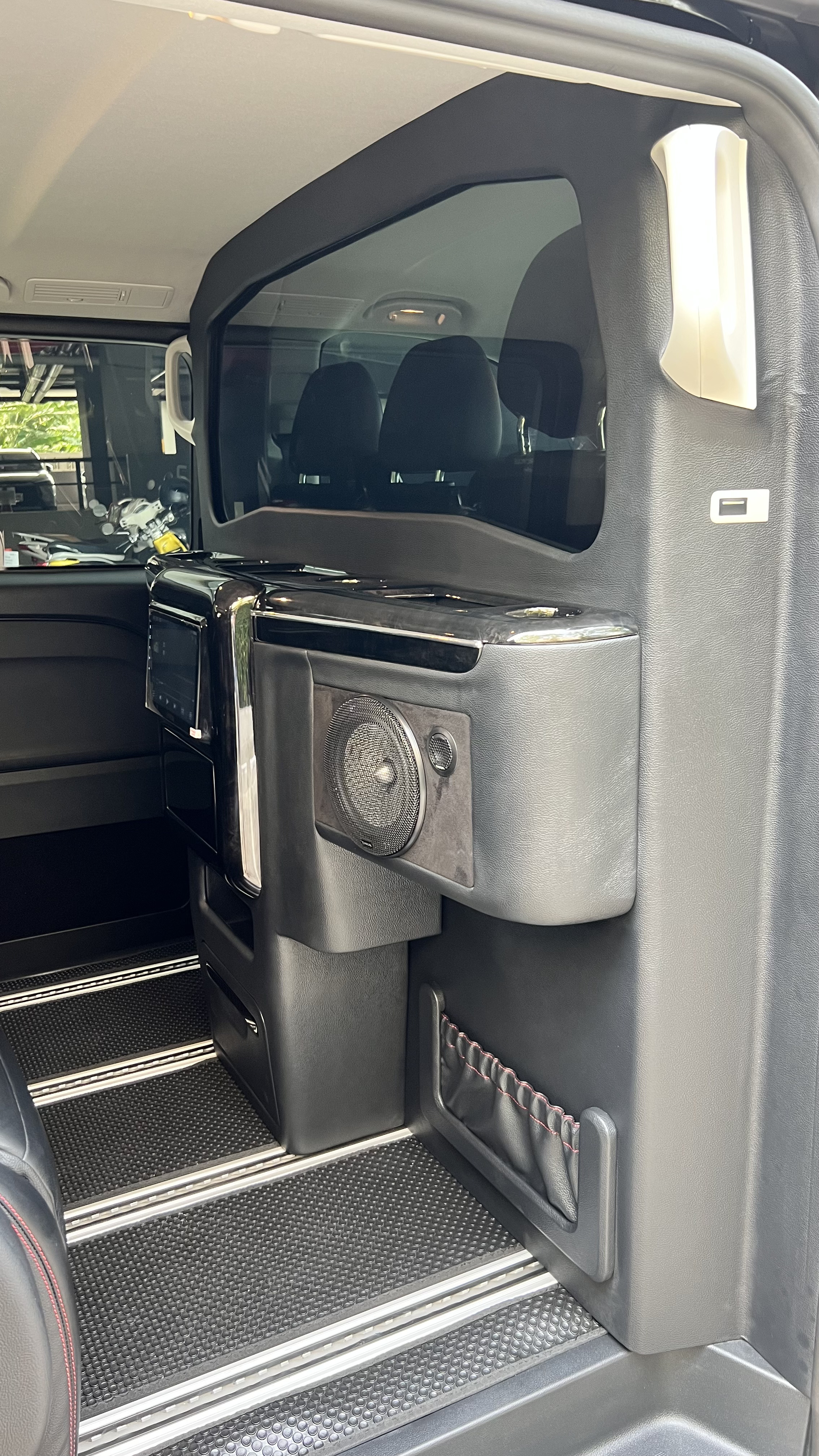 New Benz Vito 119 CDI Model 2023 VVIP 7 Seats