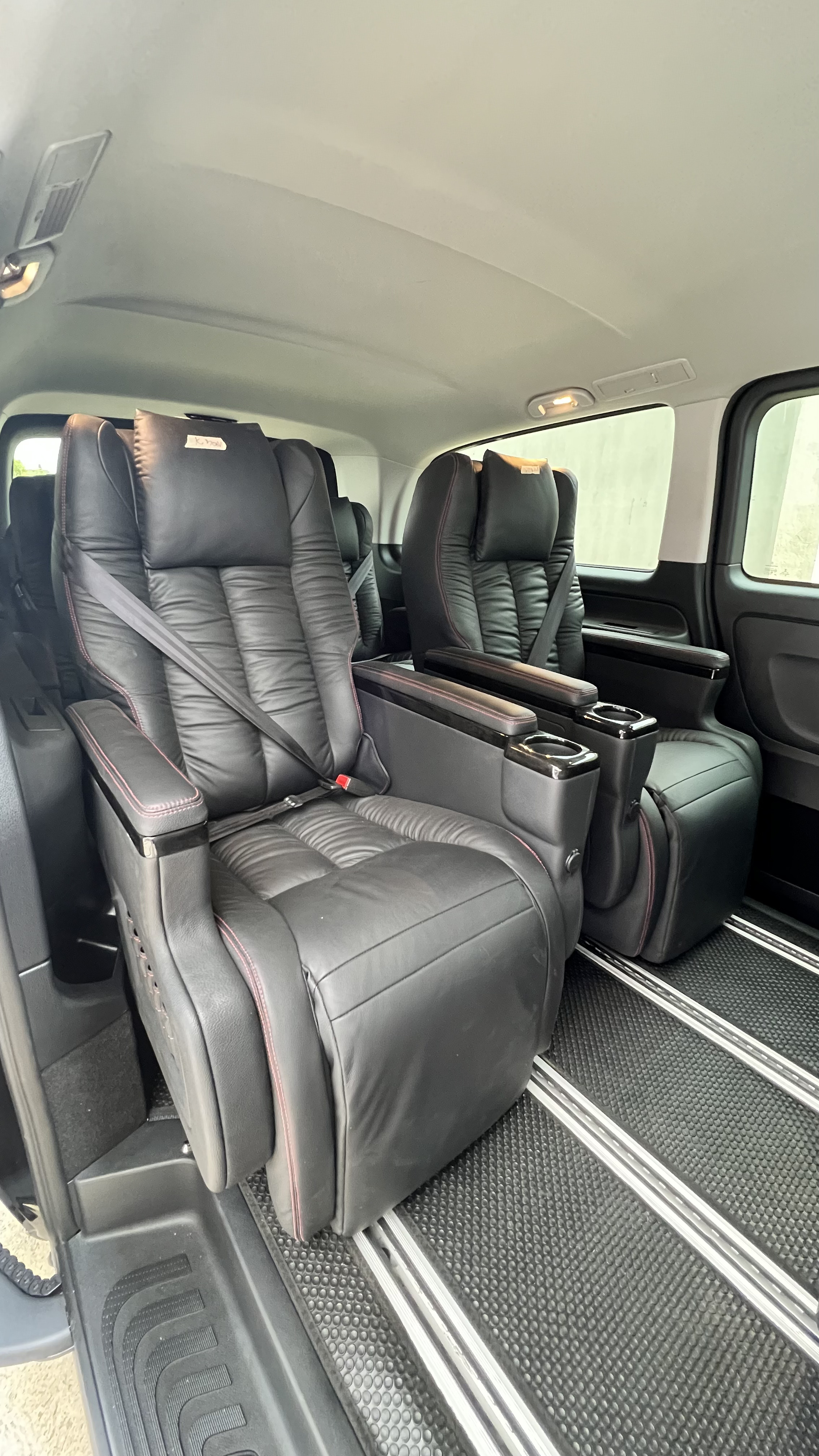 New Benz Vito 119 CDI Model 2023 VVIP 7 Seats