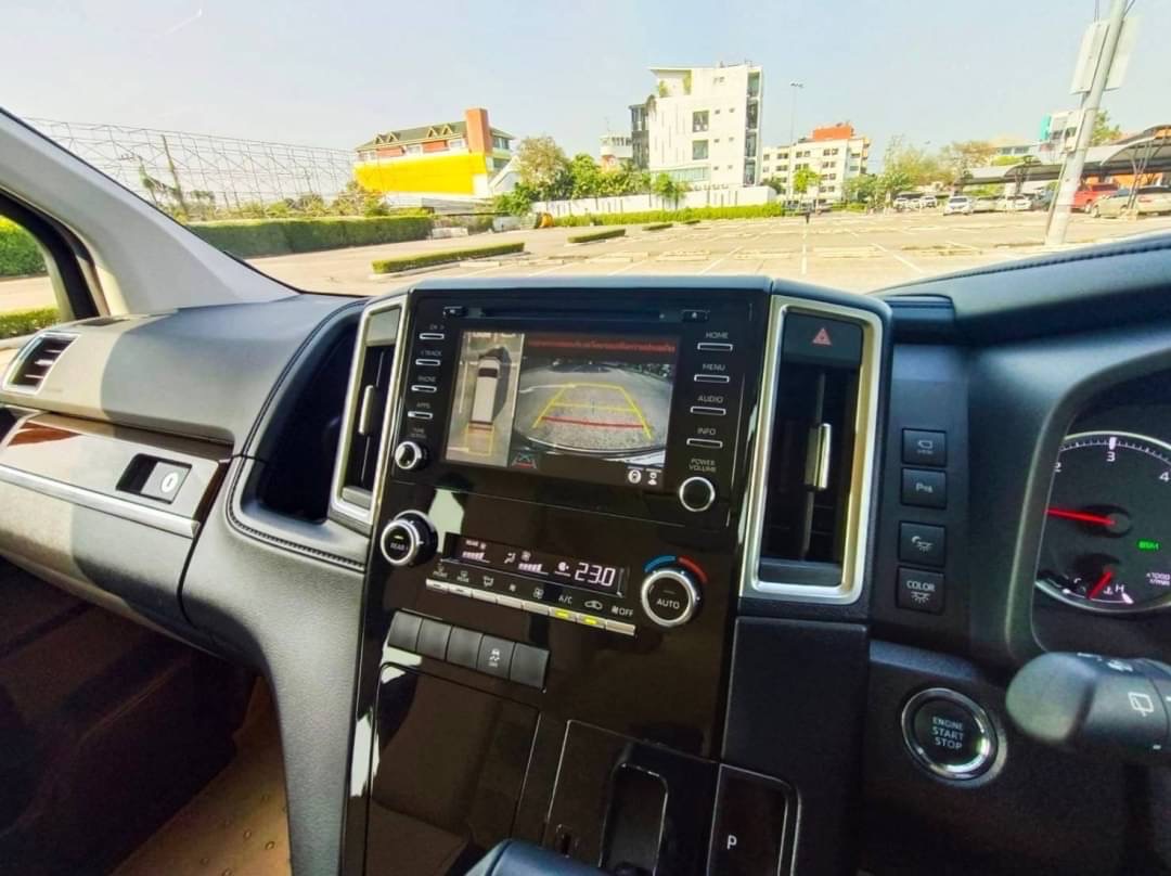 New Toyota Majesty Premium Model 2024 VIP 11 Seats
