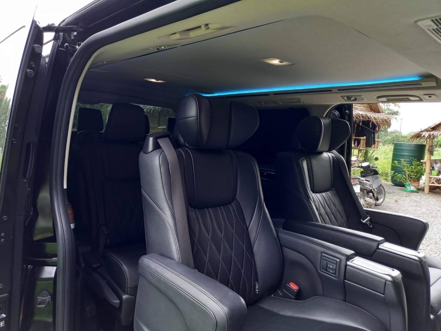 New Toyota Majesty Premium Model 2024 VIP 11 Seats