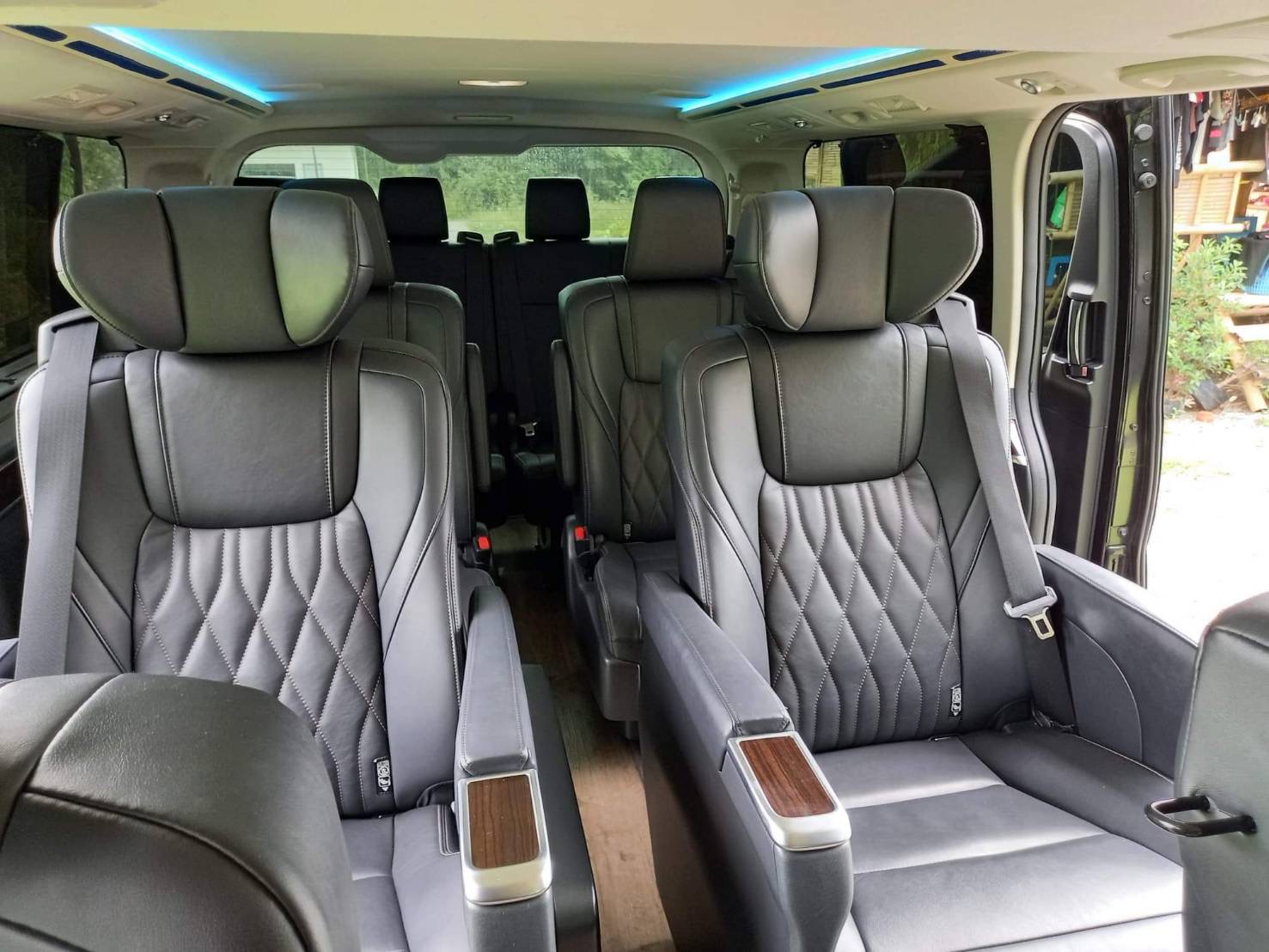 New Toyota Majesty Premium Model 2024 VIP 11 Seats