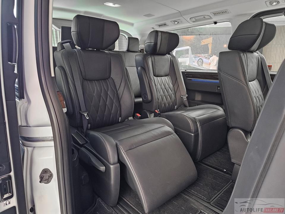 New Toyota Majesty Premium Model 2024 VIP 11 Seats
