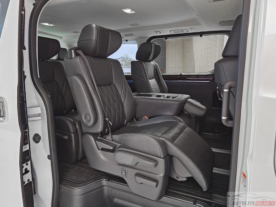 New Toyota Majesty Premium Model 2024 VIP 11 Seats