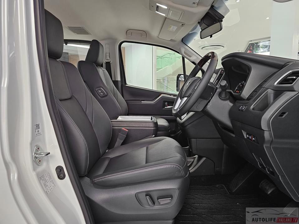 New Toyota Majesty Premium Model 2024 VIP 11 Seats