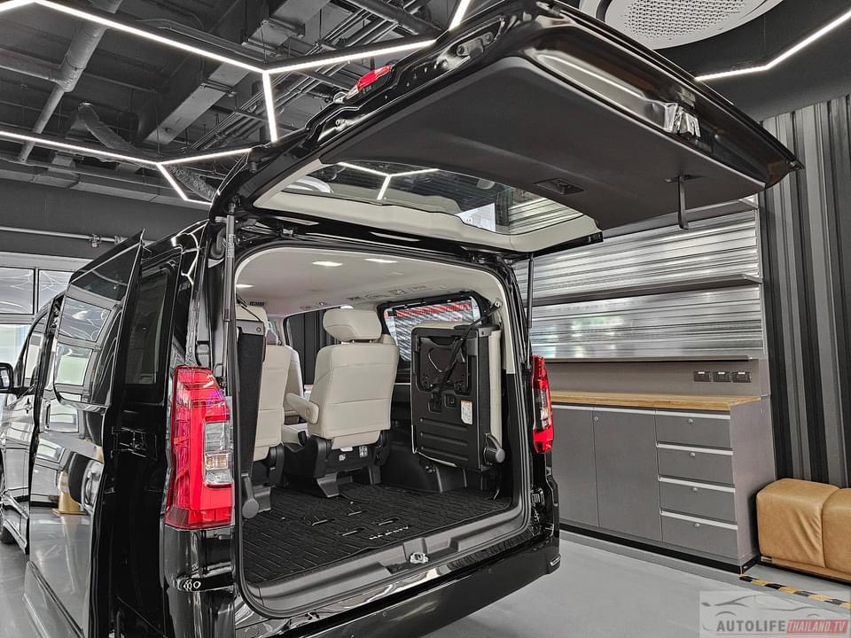 New Toyota Majesty Premium Model 2024 VIP 11 Seats