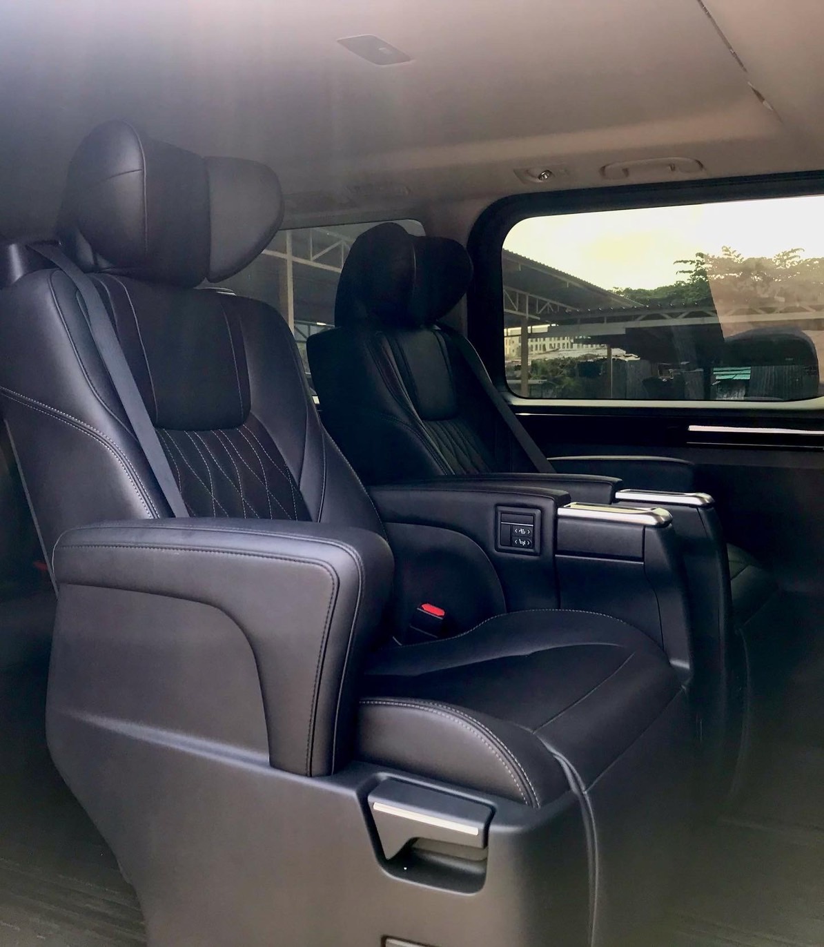 New Toyota Majesty Premium Model 2024 VIP 11 Seats