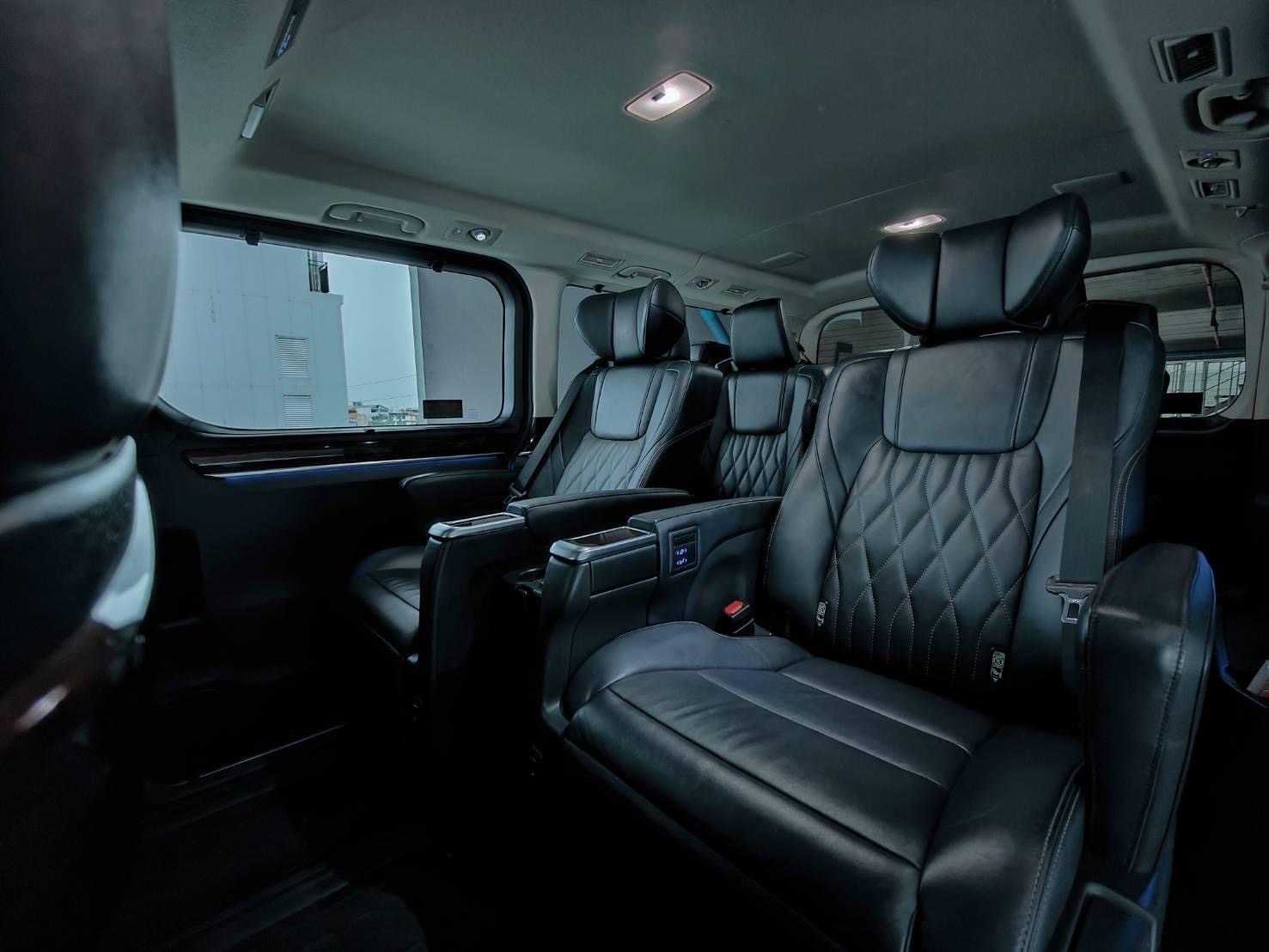 New Toyota Majesty Premium Model 2024 VIP 11 Seats