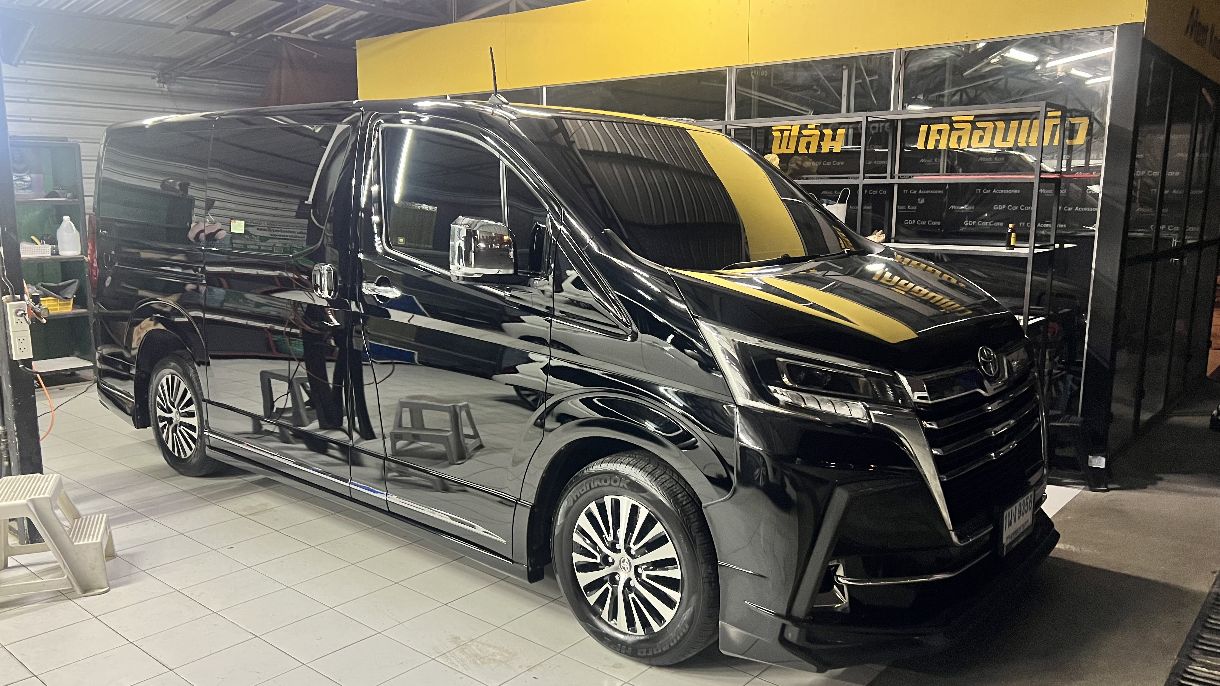 New Toyota Majesty Premium Model 2024 VIP 11 Seats
