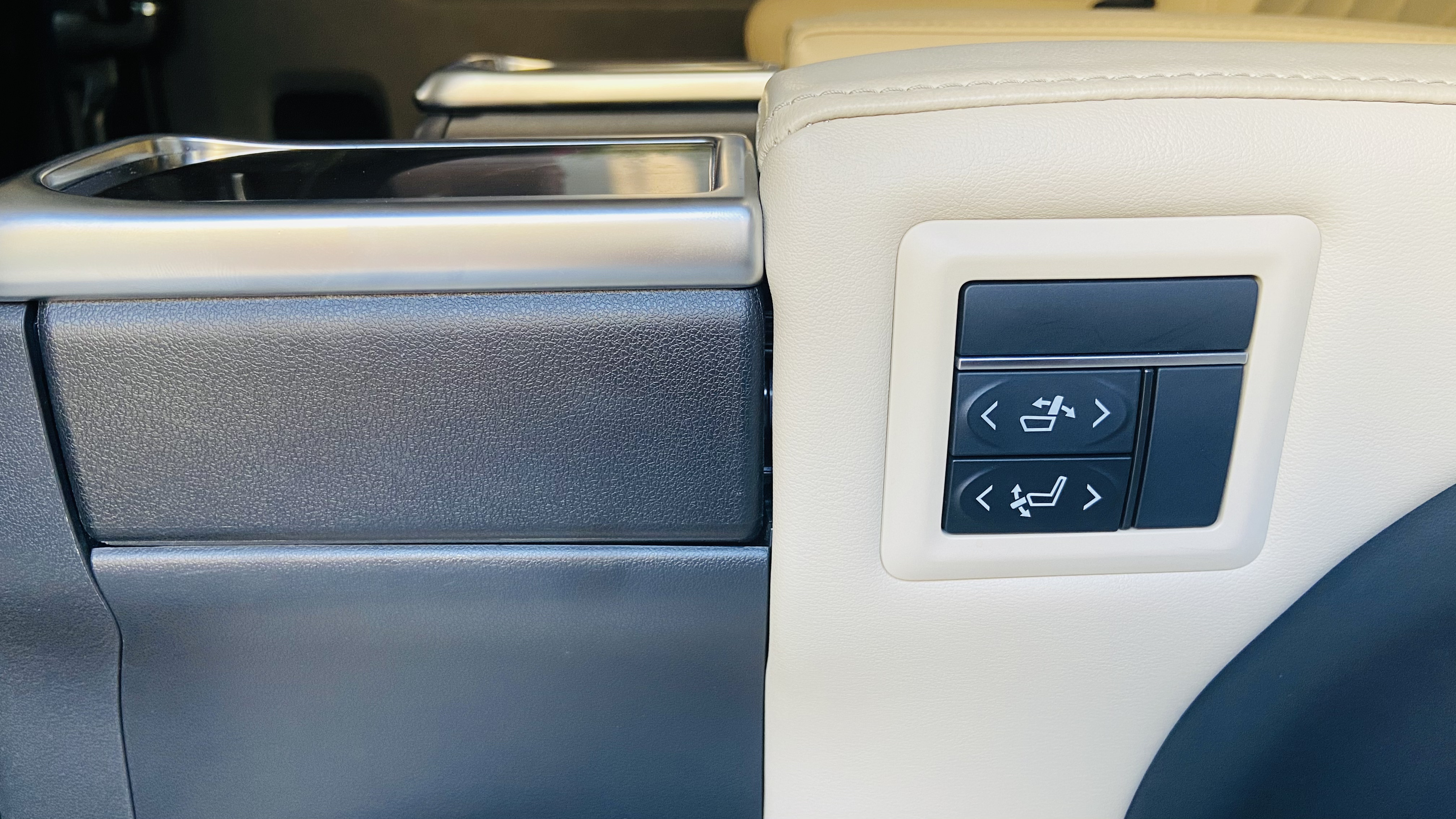 New Toyota Majesty Premium Model 2024 VIP 11 Seats