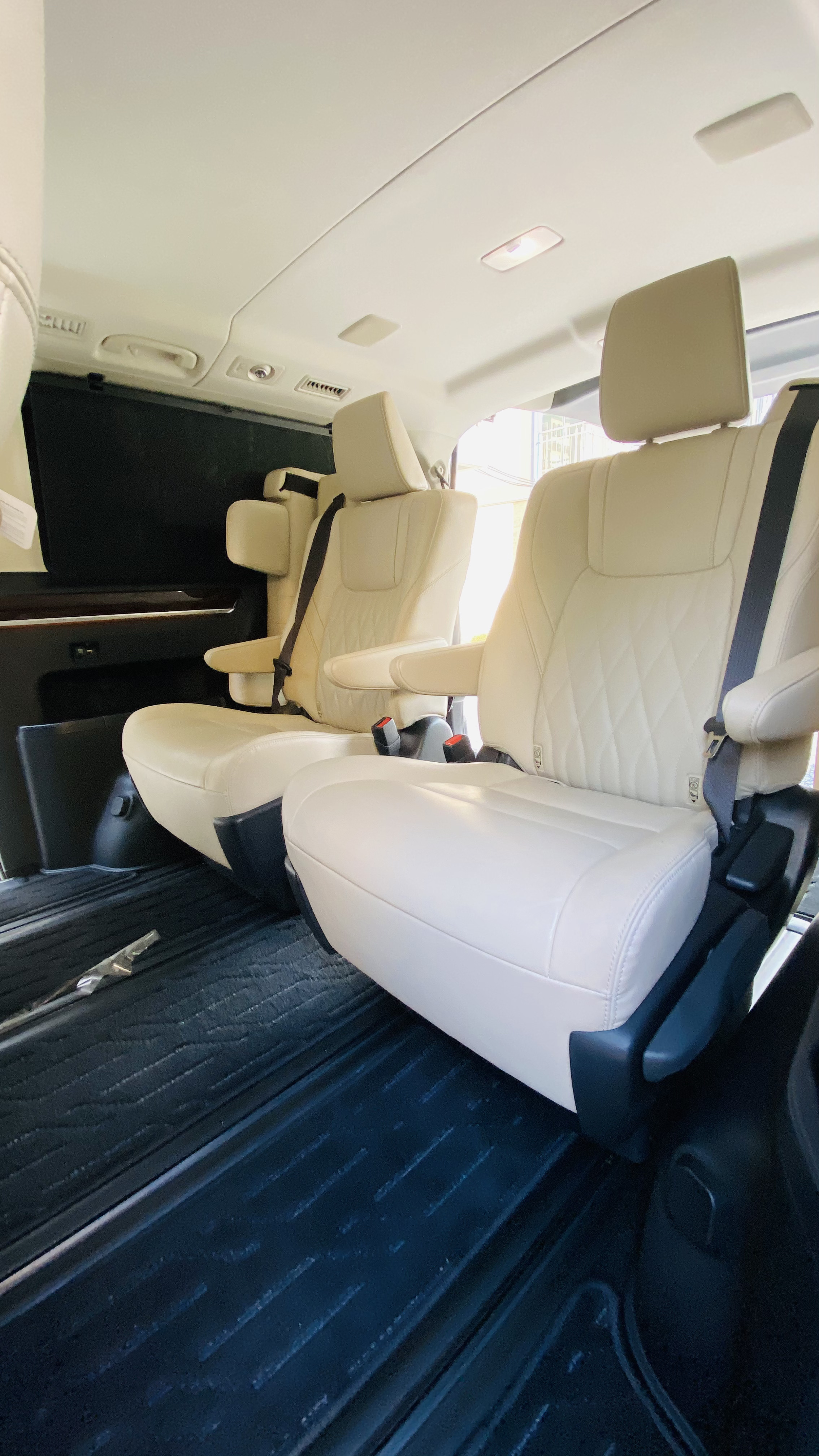 New Toyota Majesty Premium Model 2024 VIP 11 Seats