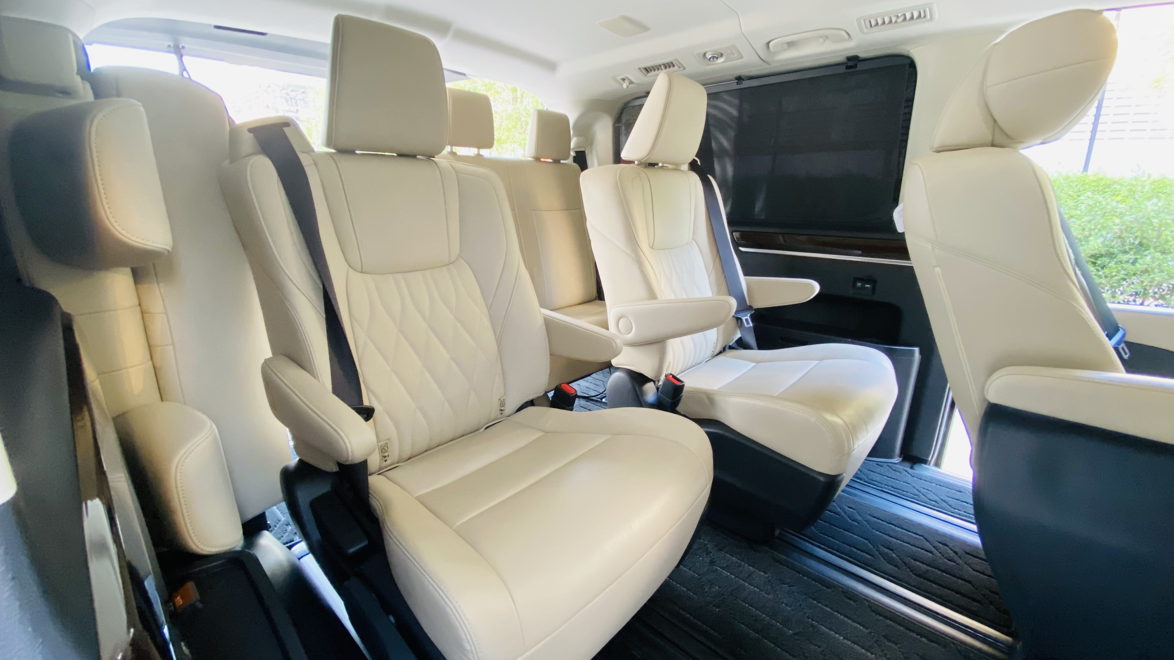 New Toyota Majesty Premium Model 2024 VIP 11 Seats