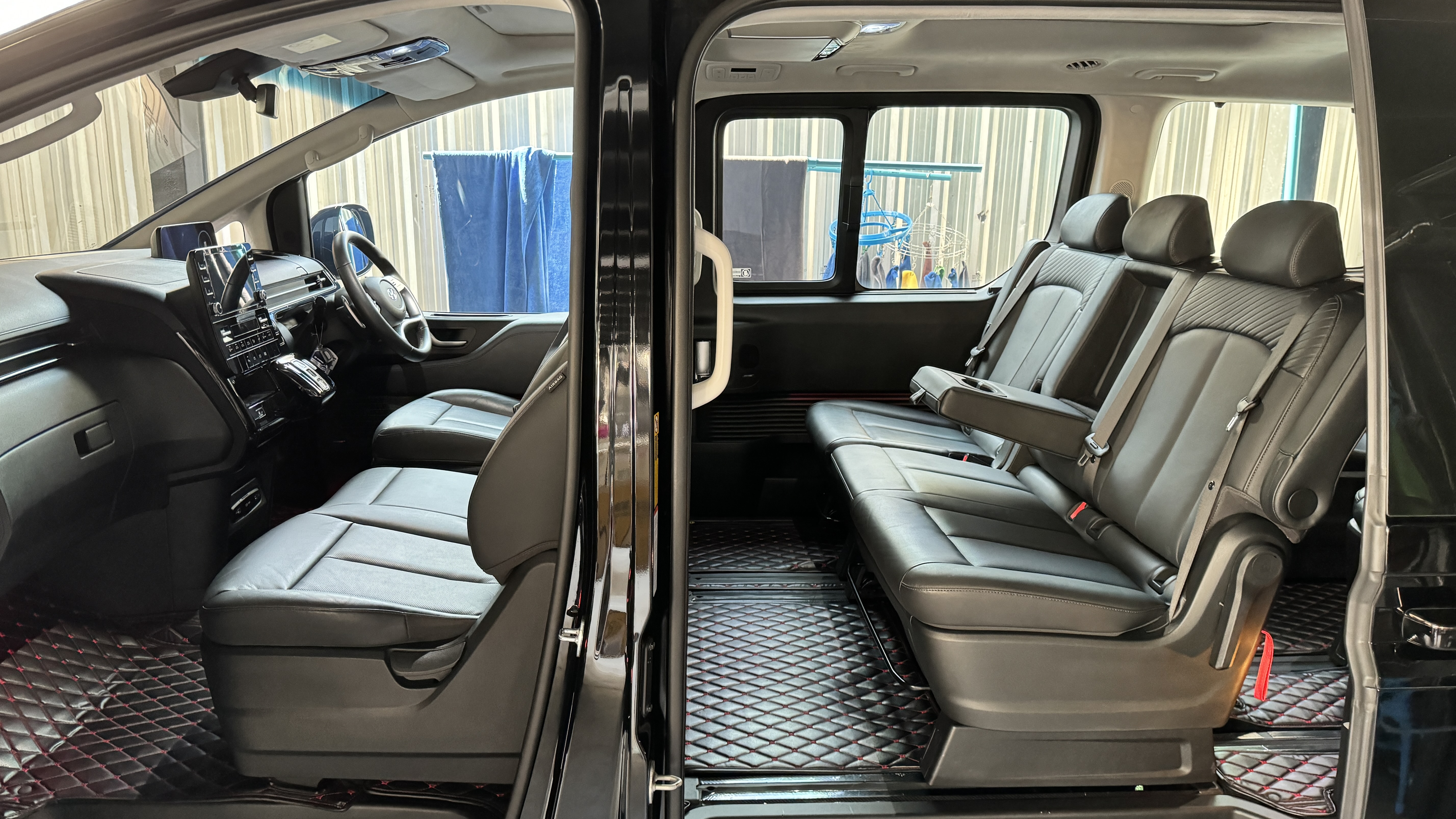 New Hyundai Staria Premium SEL Model 2023 VIP 7-11 Seats