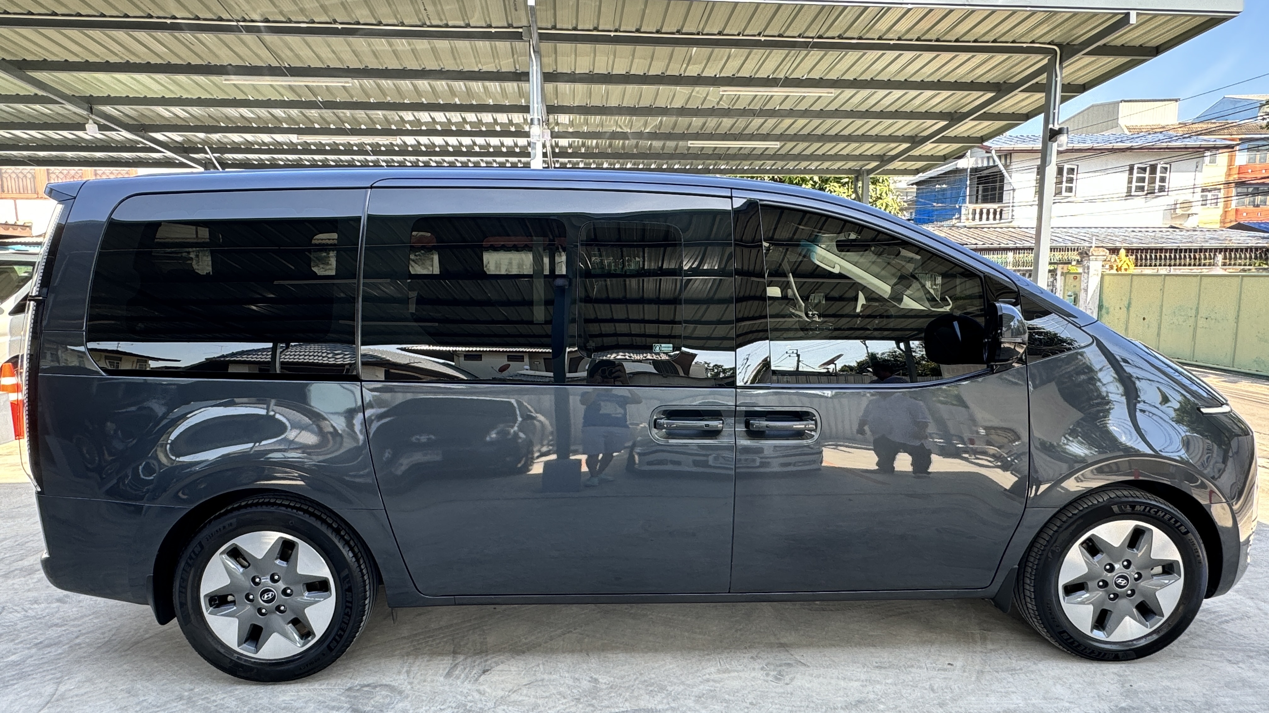 New Hyundai Staria Premium SEL Model 2023 VIP 7-11 Seats