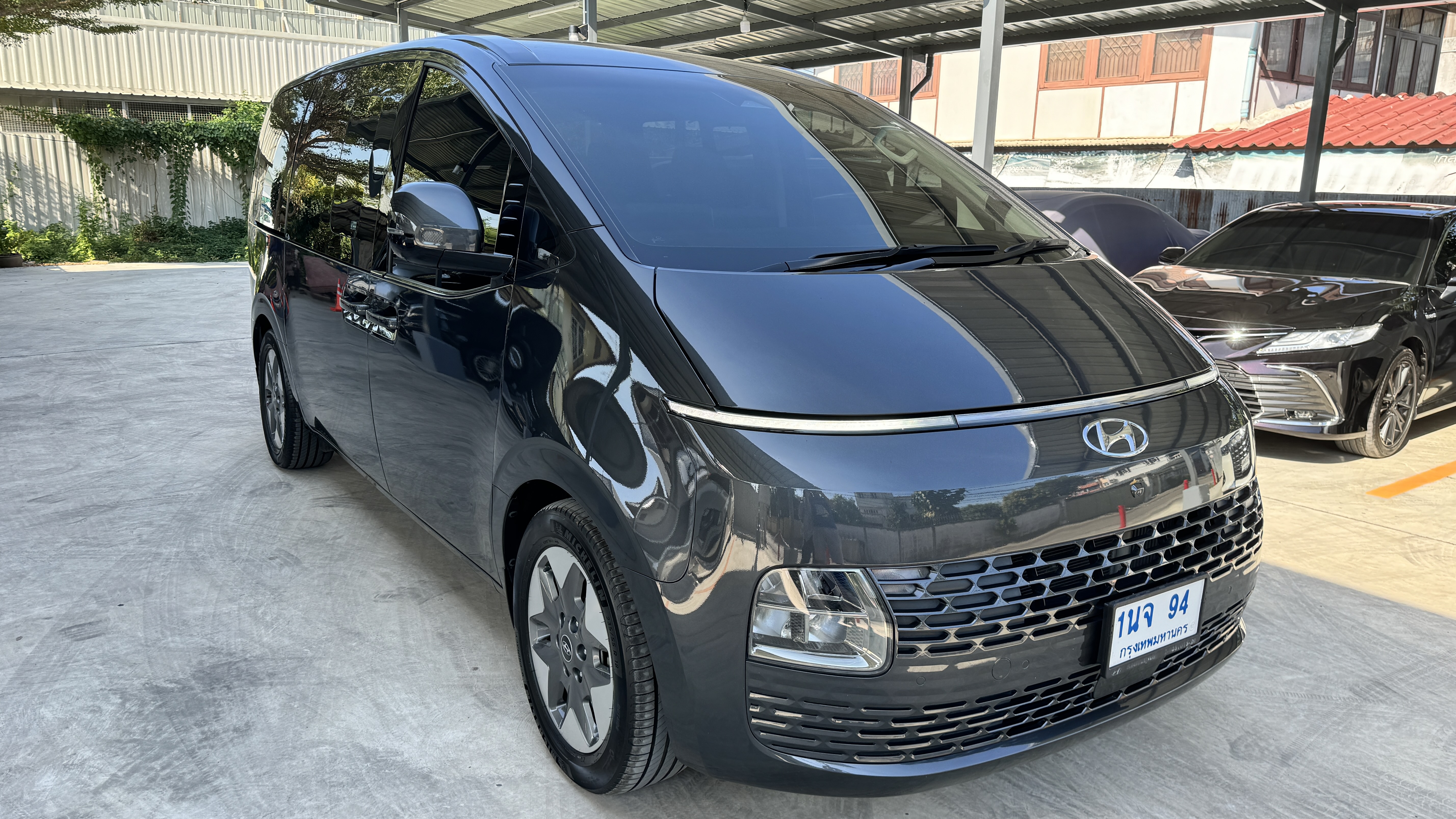 New Hyundai Staria Premium SEL Model 2023 VIP 7-11 Seats