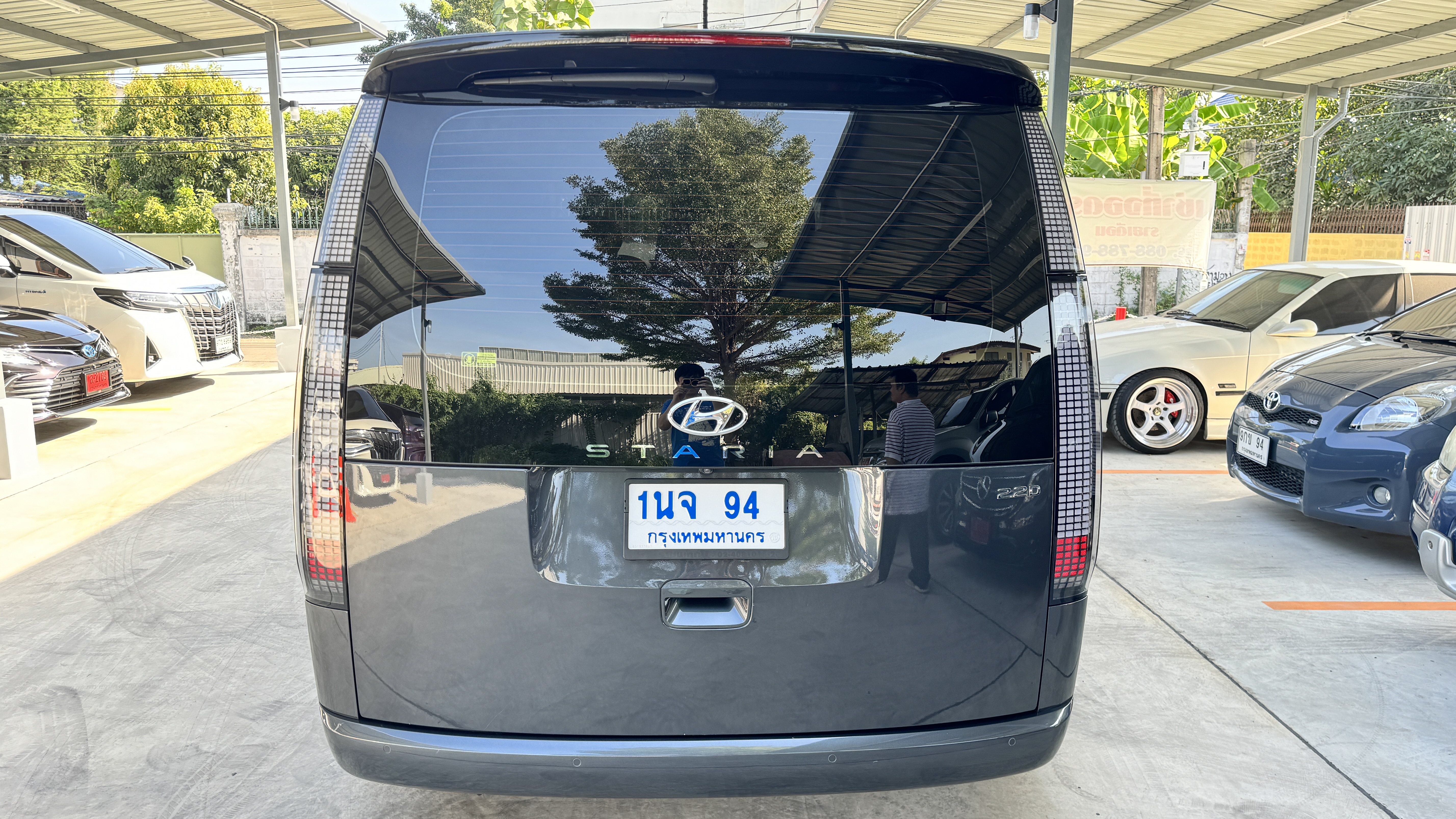 New Hyundai Staria Premium SEL Model 2023 VIP 7-11 Seats