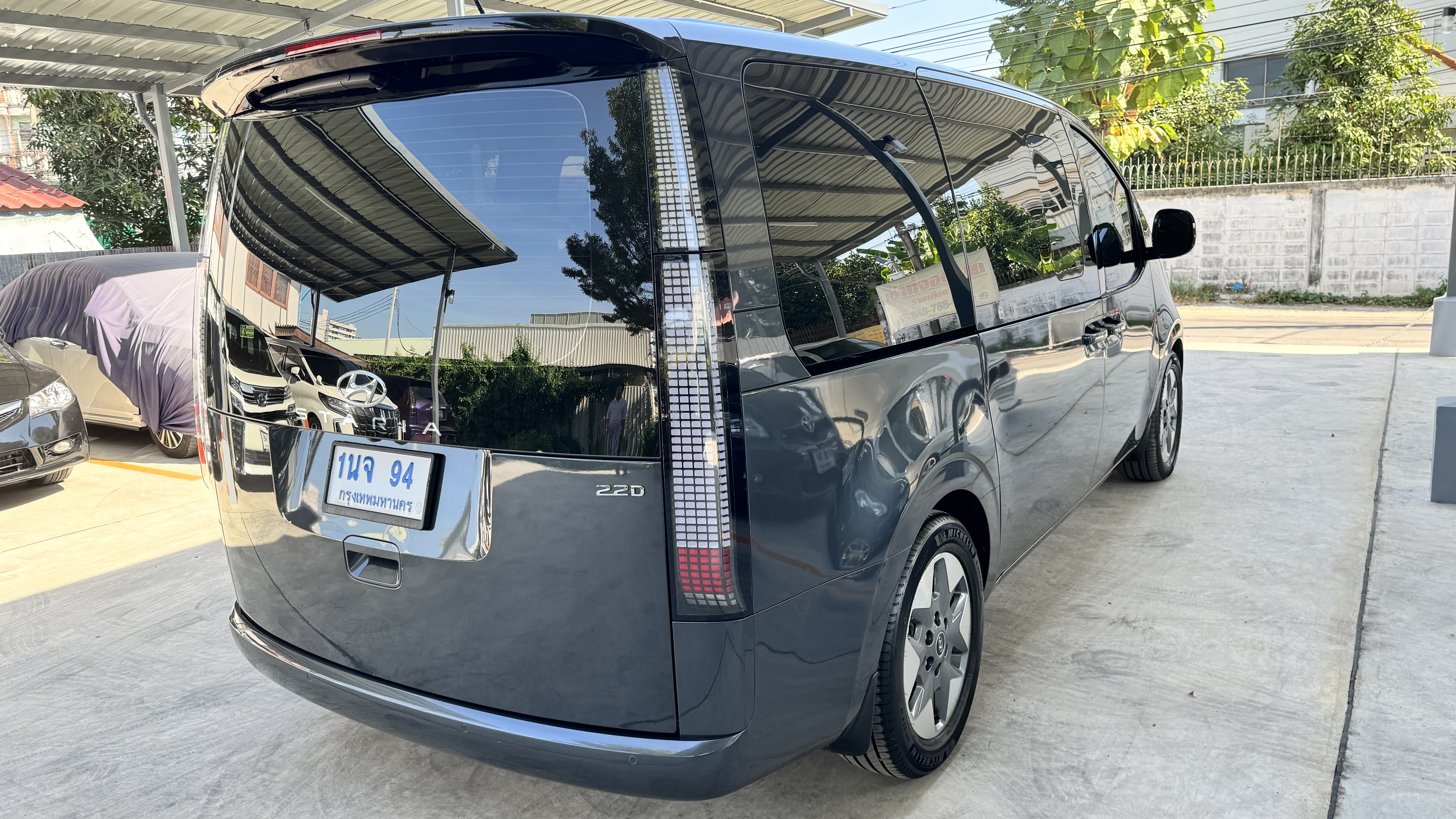 New Hyundai Staria Premium SEL Model 2023 VIP 7-11 Seats