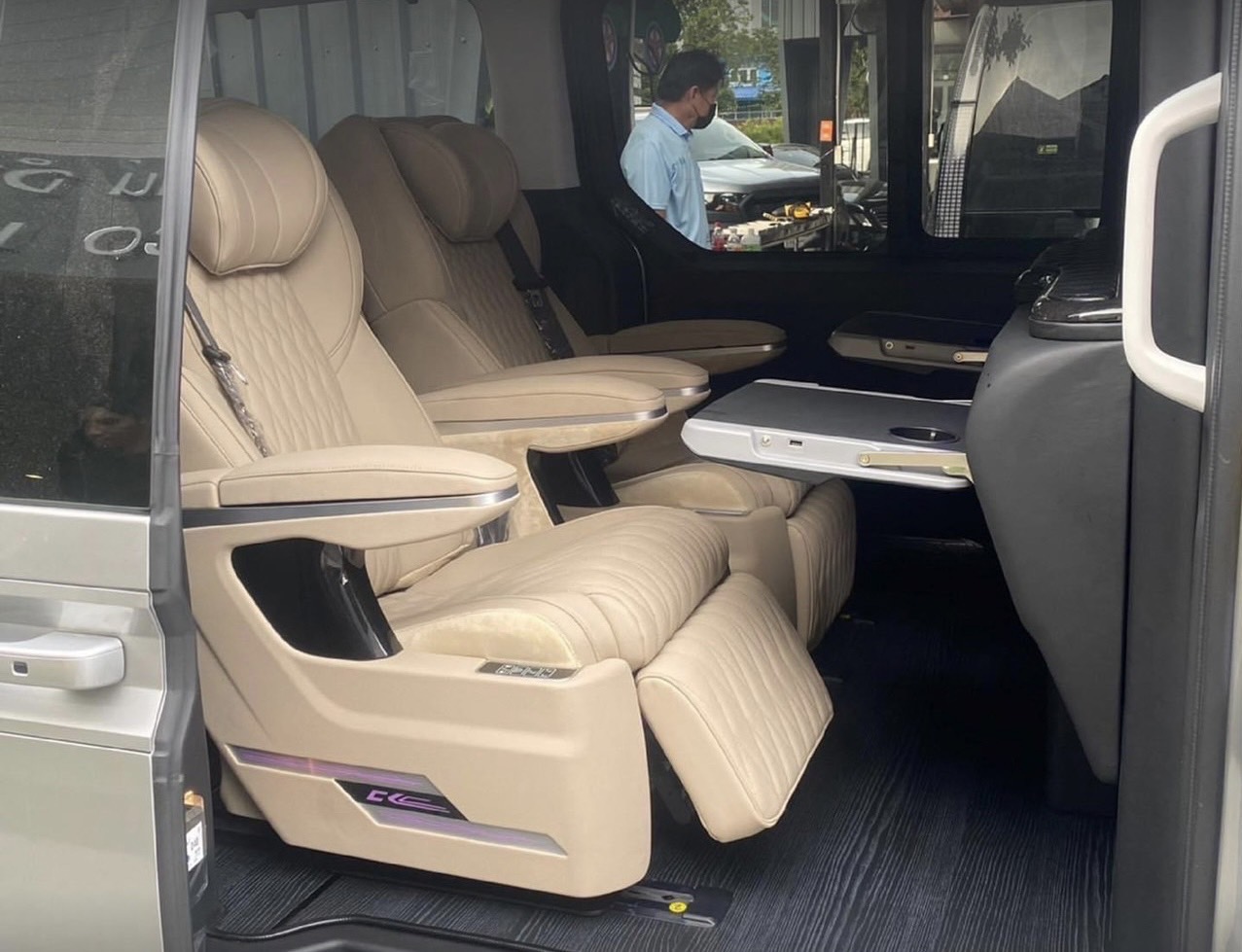 New Hyundai Staria Premium SEL Model 2023 VIP 7-11 Seats