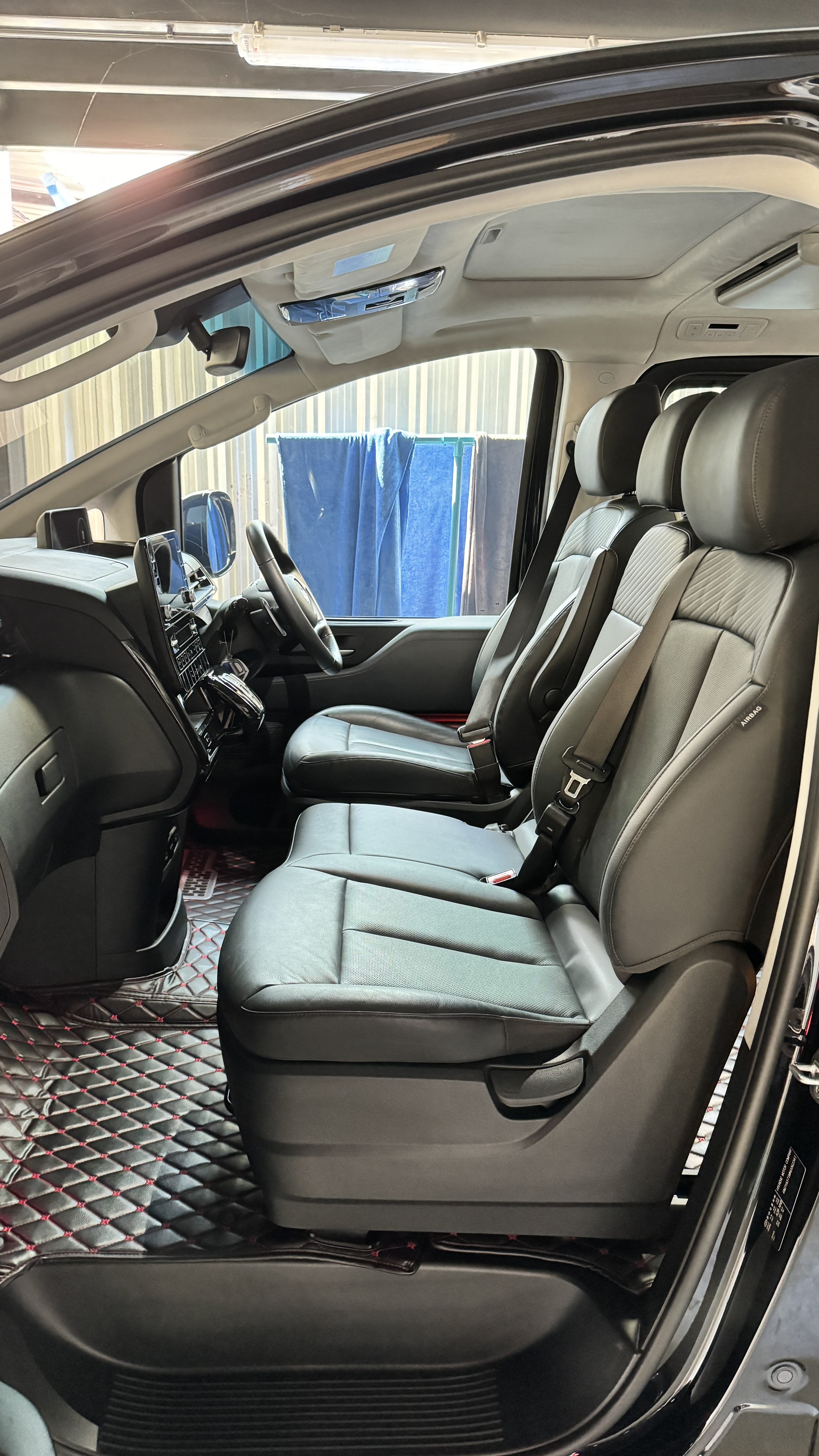 New Hyundai Staria Premium SEL Model 2023 VIP 7-11 Seats