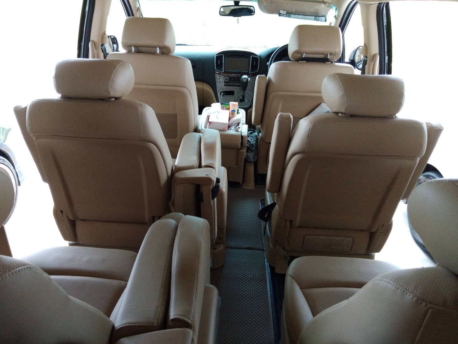 Hyundai H1 Deluxe , Elite NS Model 2023-2024 VIP 11 Seats