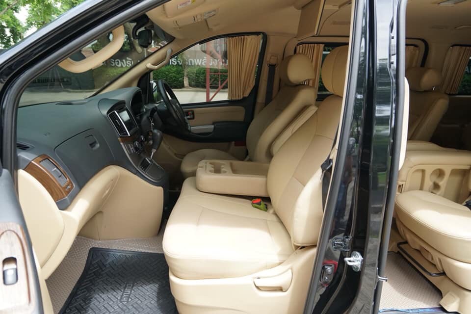 Hyundai H1 Deluxe , Elite NS Model 2023-2024 VIP 11 Seats