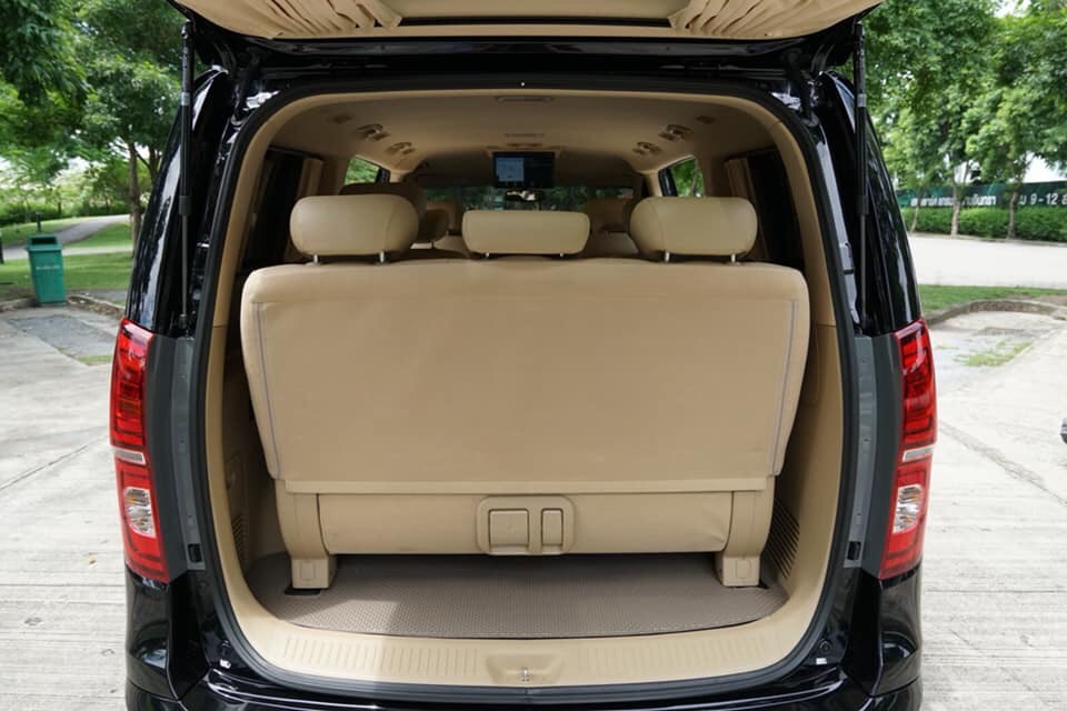 Hyundai H1 Deluxe , Elite NS Model 2023-2024 VIP 11 Seats