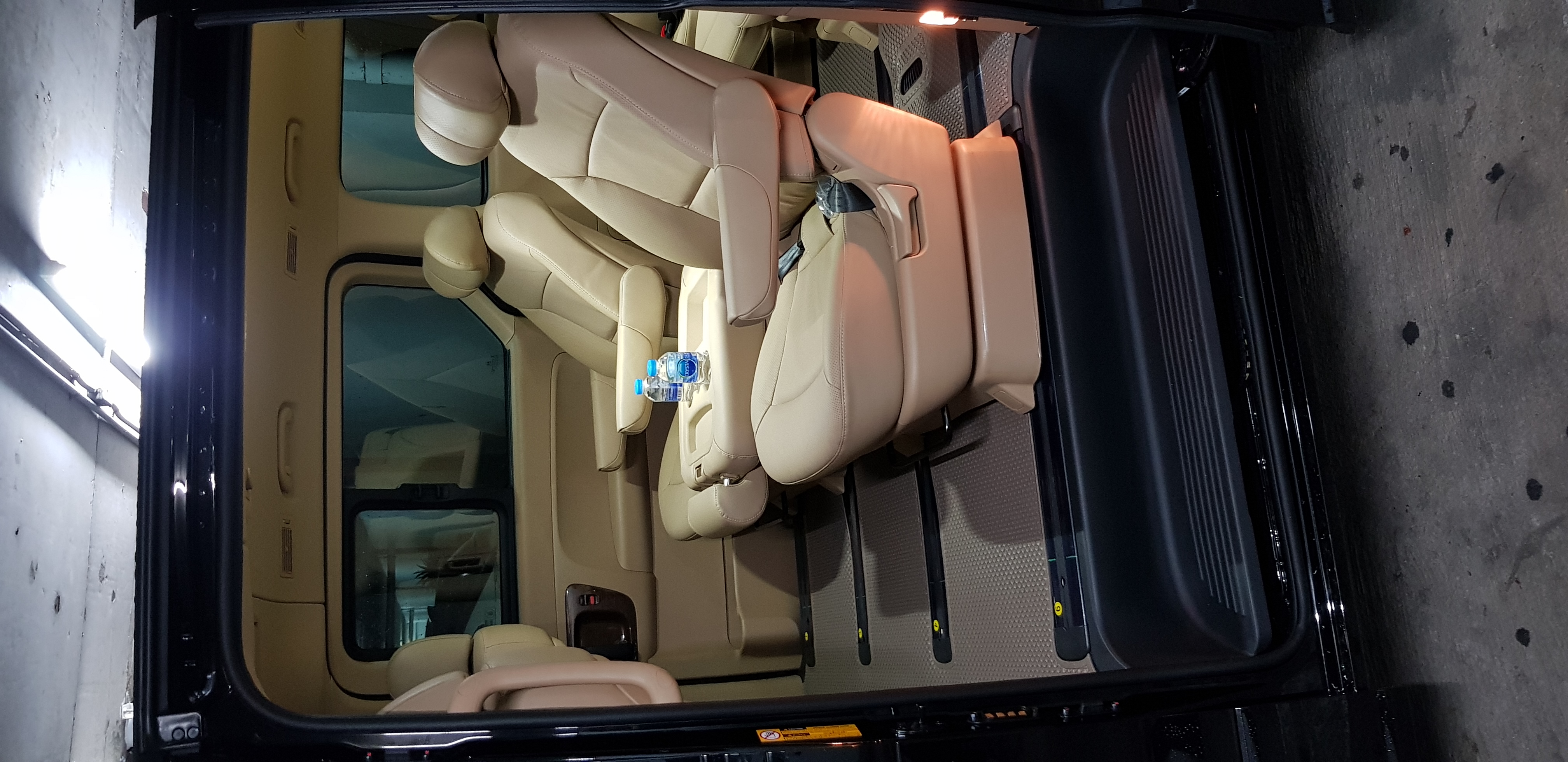 Hyundai H1 Deluxe , Elite NS Model 2023-2024 VIP 11 Seats