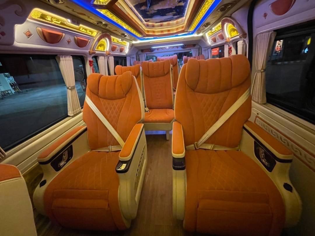 New Toyota Commuter Model 2023-2025 VIP 8-10 Seats
