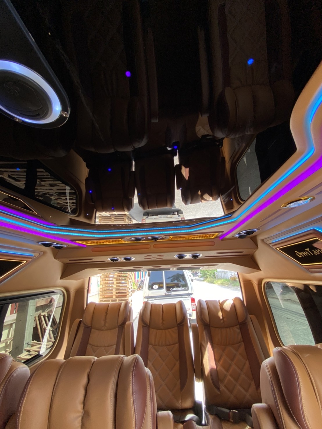 New Toyota Commuter Model 2023-2025 VIP 8-10 Seats