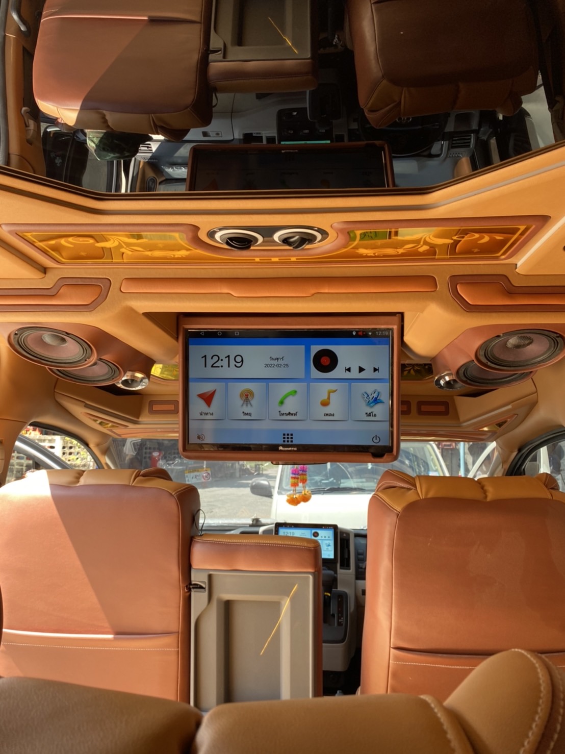 New Toyota Commuter Model 2023-2025 VIP 8-10 Seats